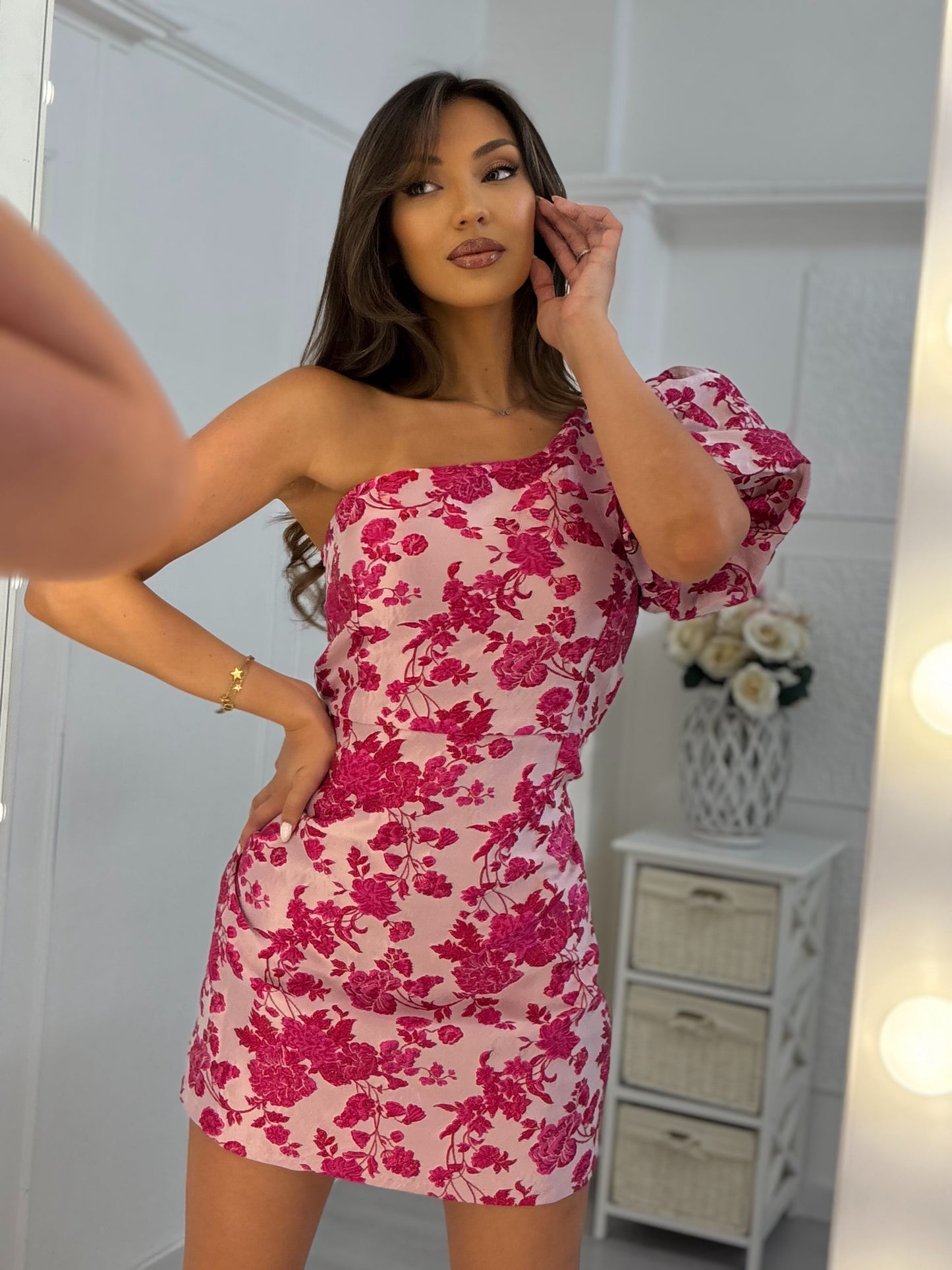 Jaki one-sleeved dress