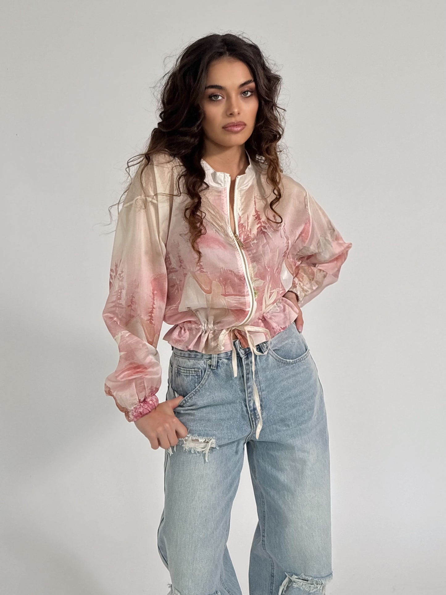 Яке от органза Wonita