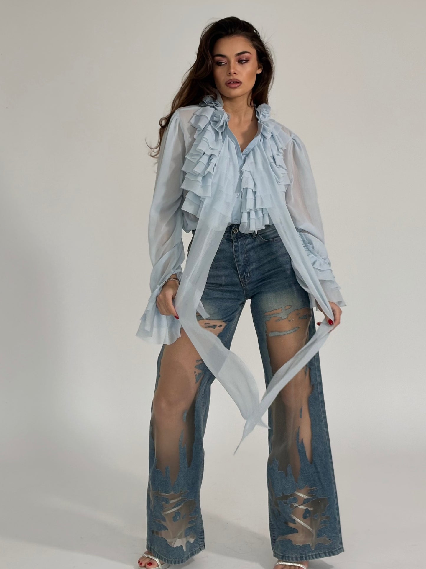 Риза Matilda с рози