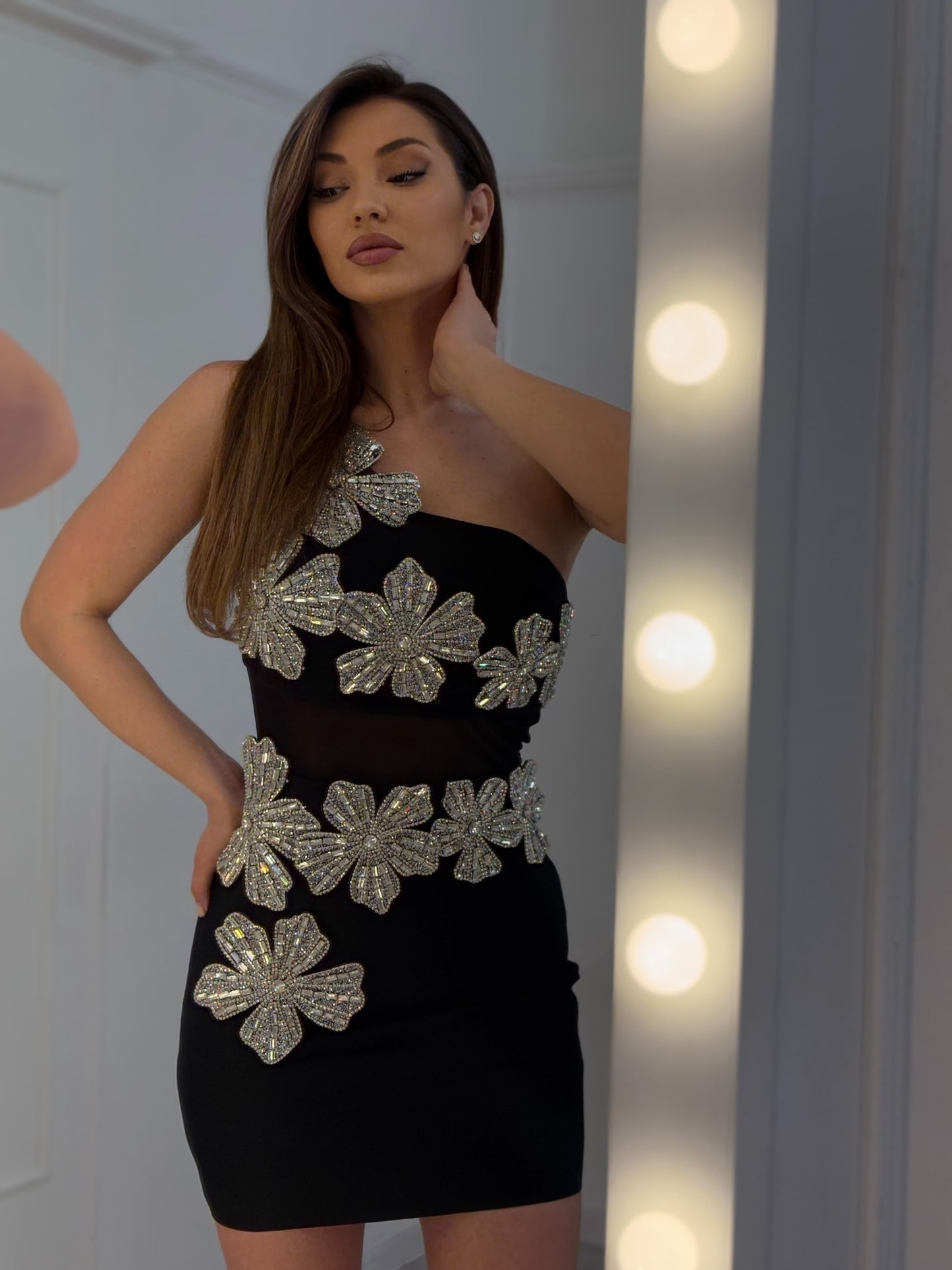 Rochie bandaj Gladys cu flori de piatră