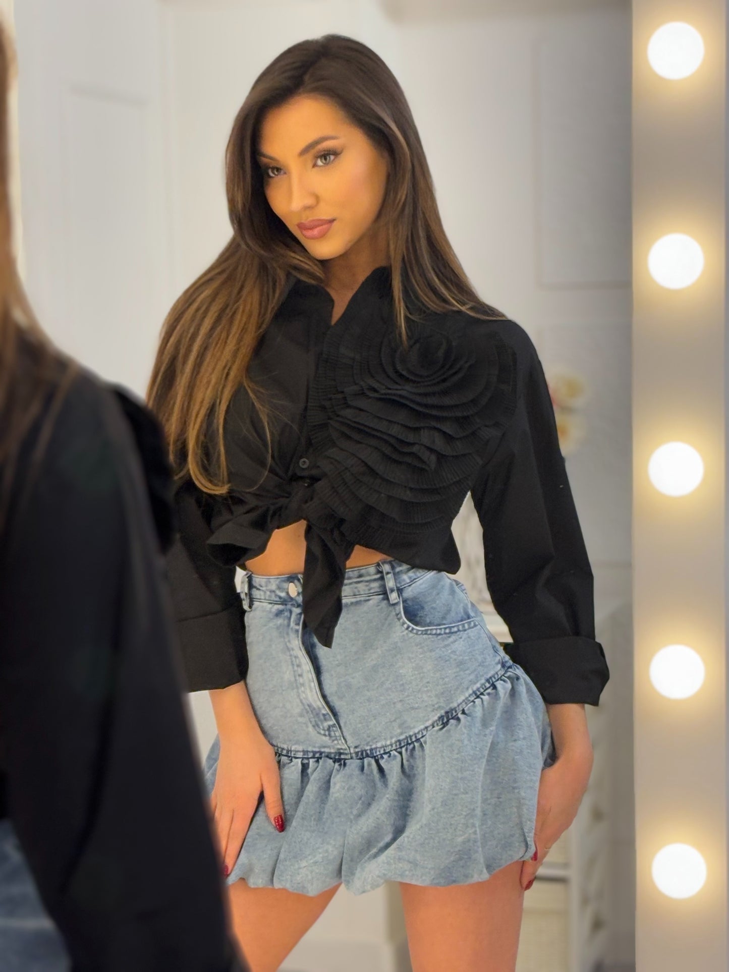 Риза Calinda с голямо цвете