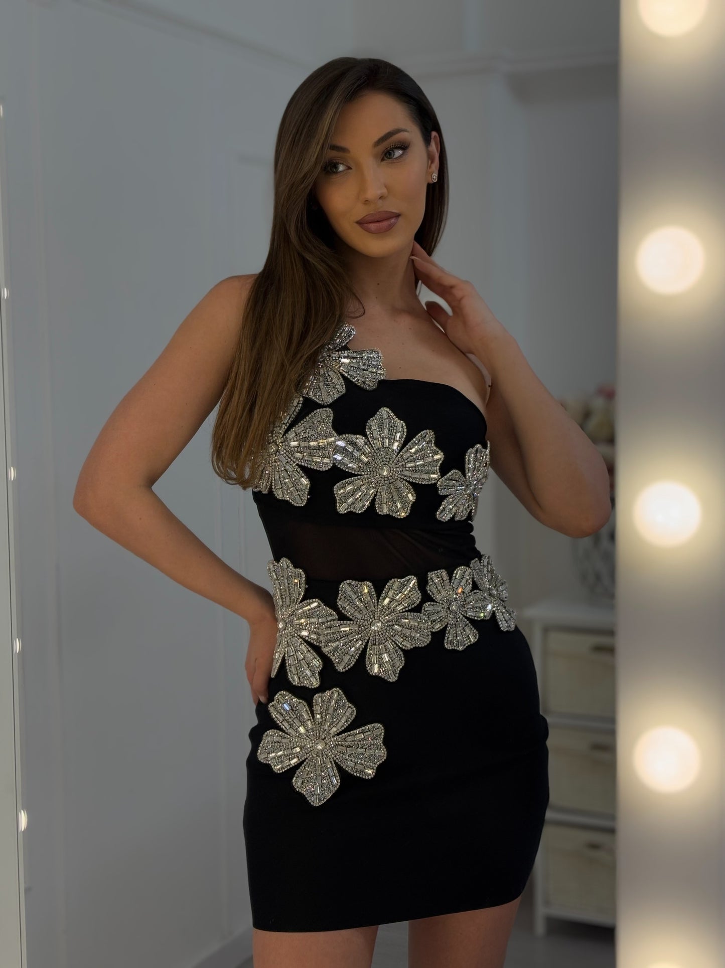 Rochie bandaj Gladys cu flori de piatră