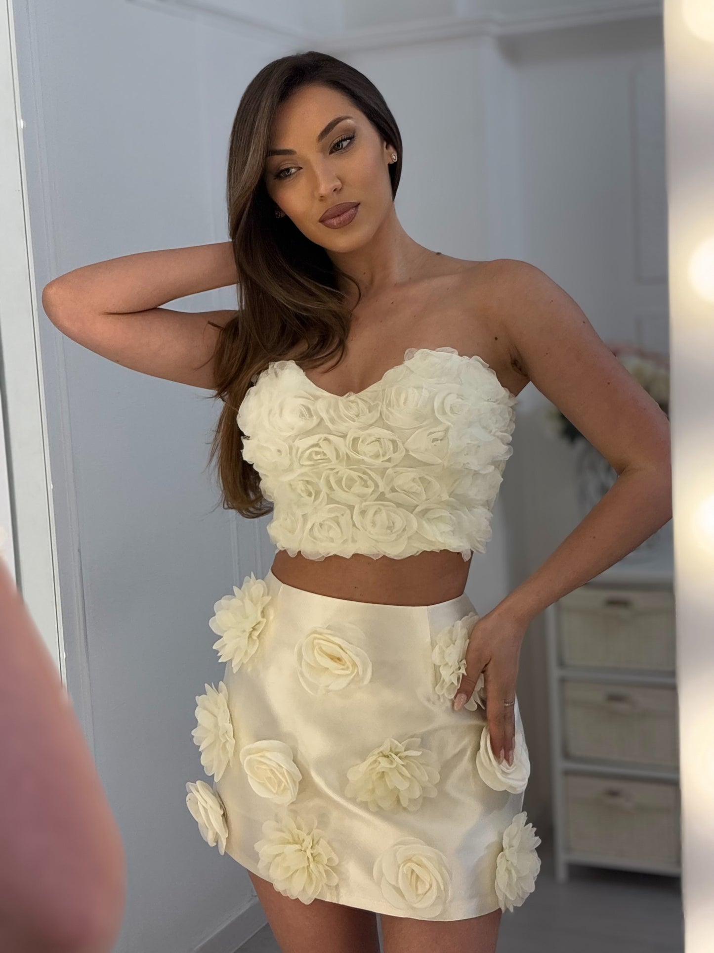 Пола Miss с рози