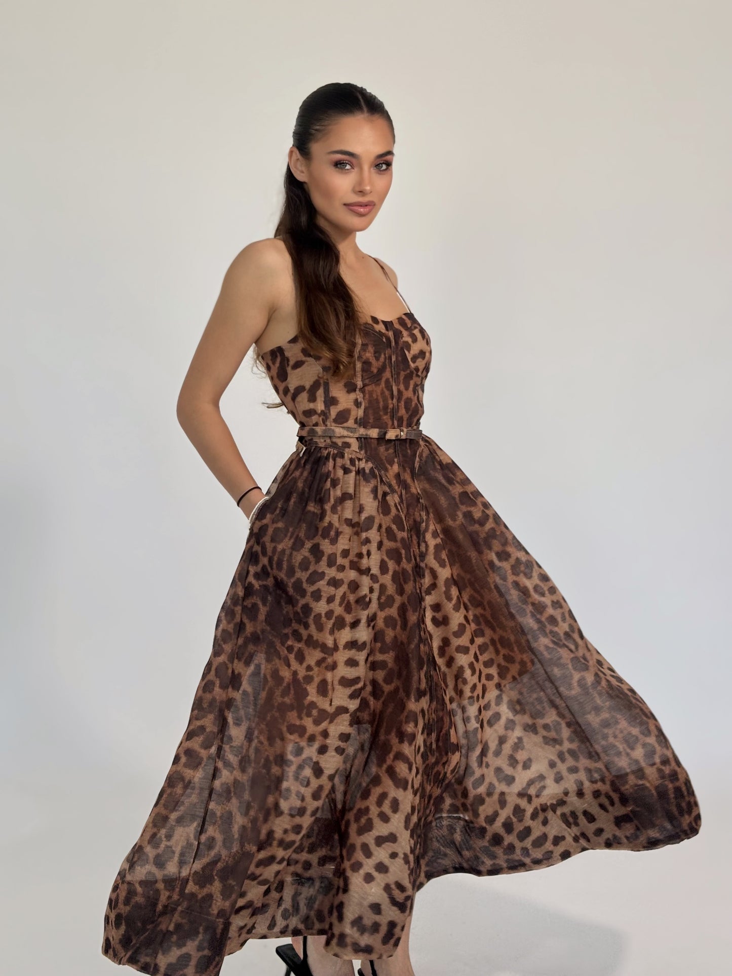 Рокля Flo в принт с твърди чашки