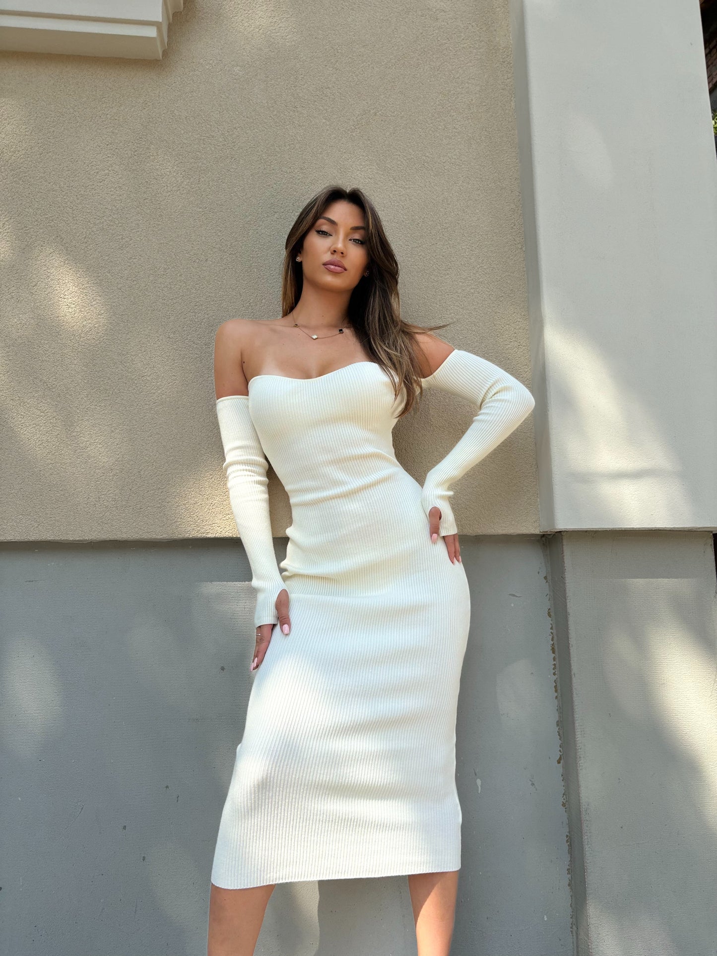 Milas midi dress made of tight rips