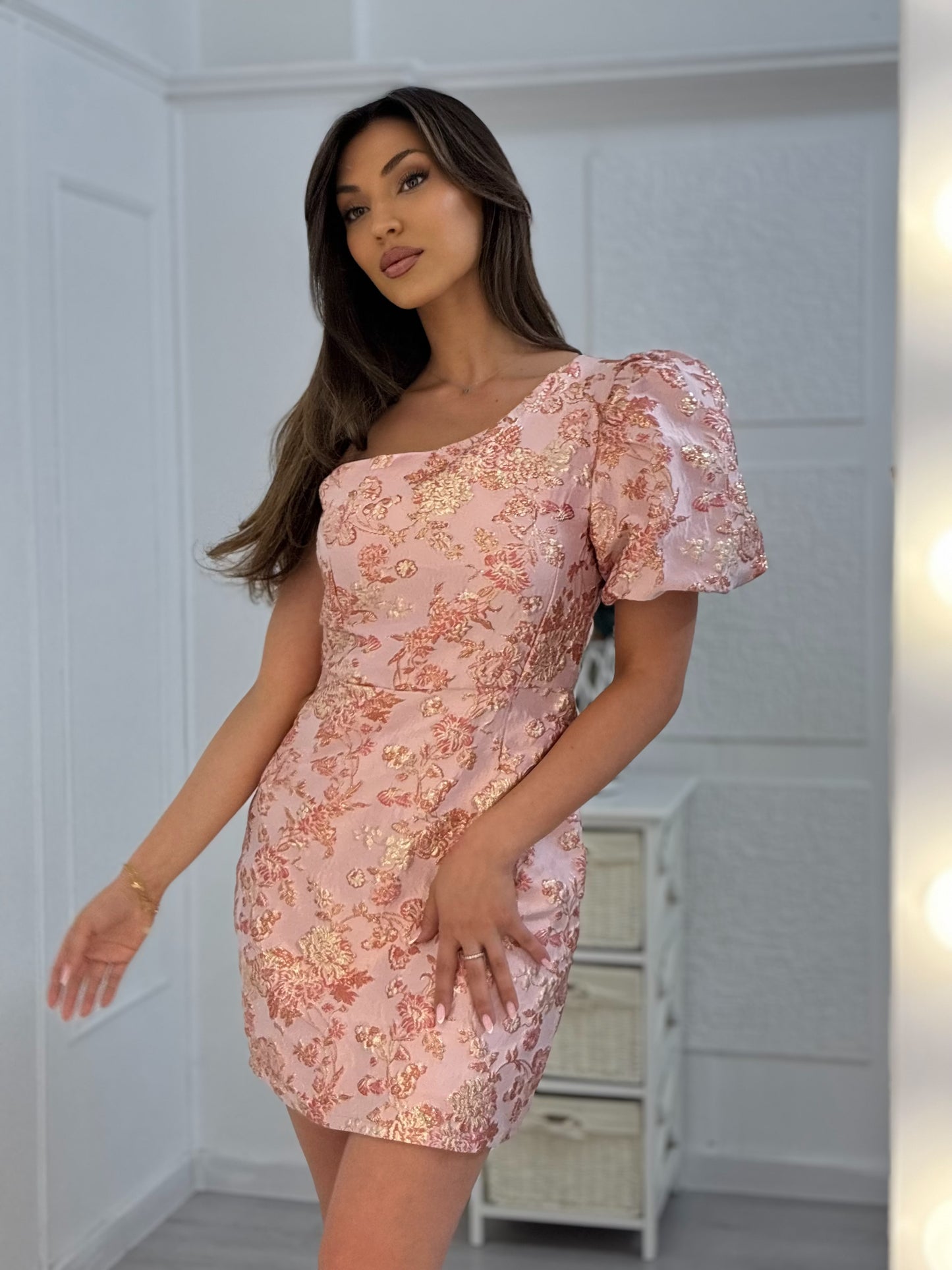 Jaki one-sleeved dress