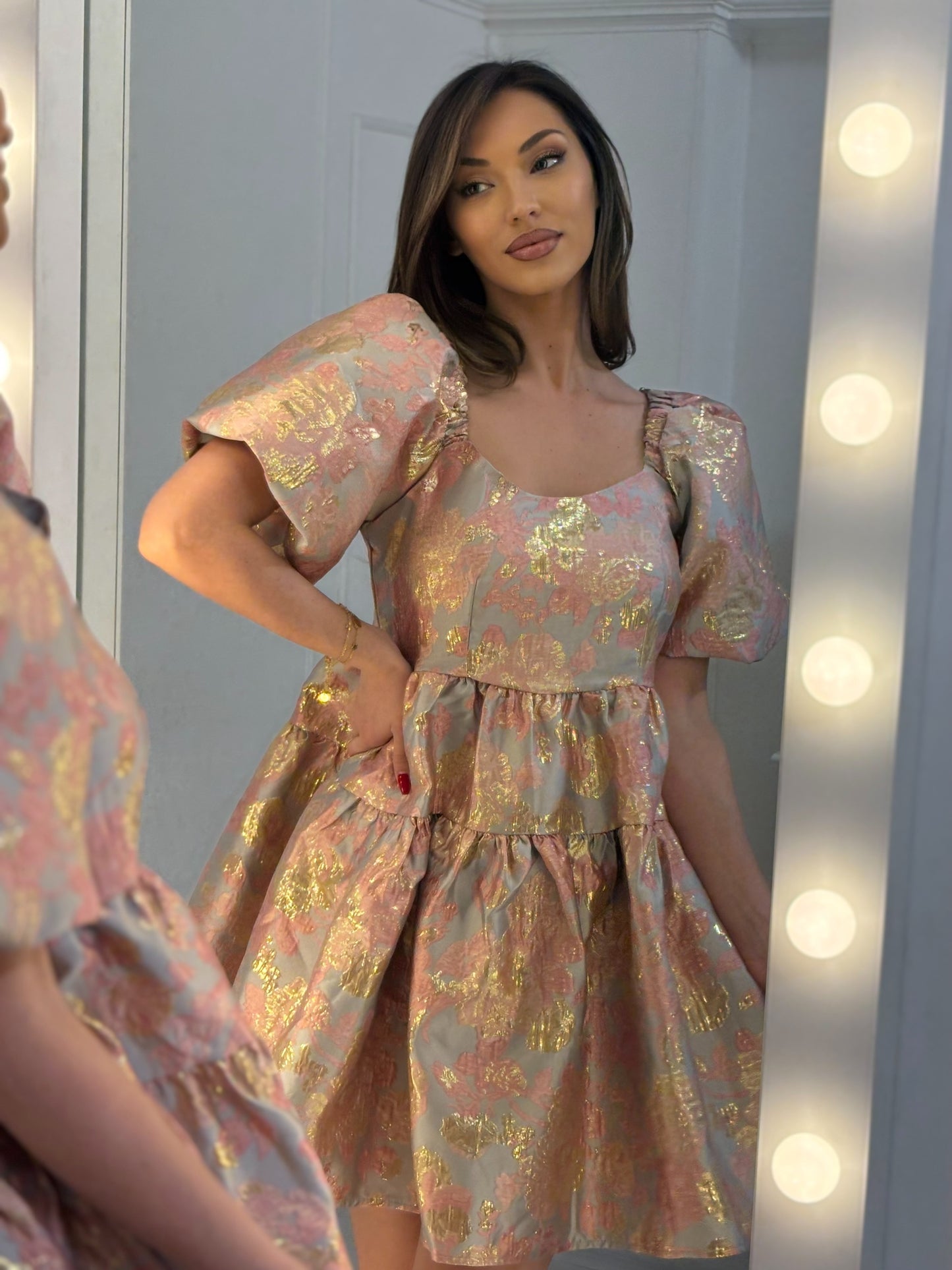 Glamour dress with gold effect