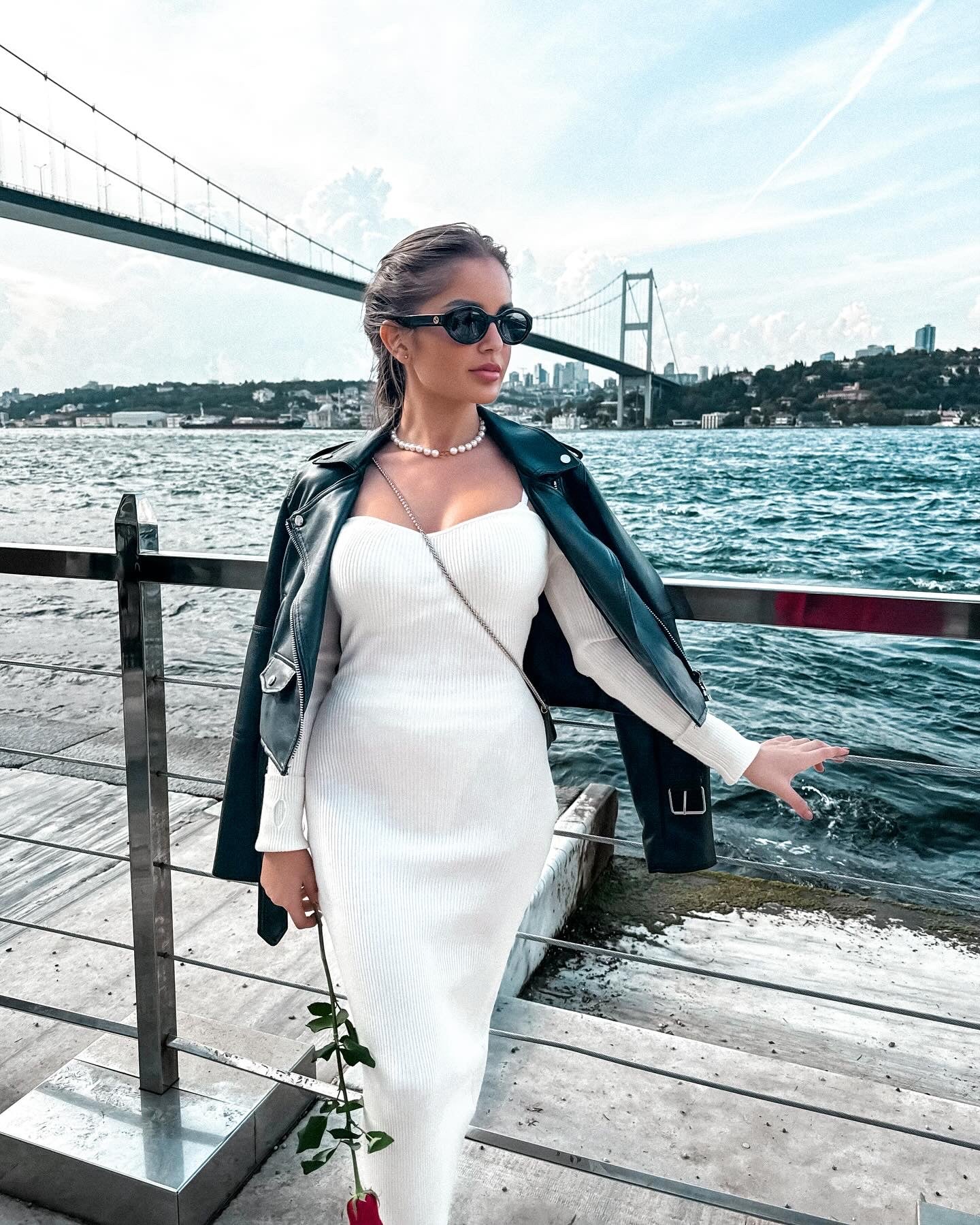 Milas midi dress made of tight rips