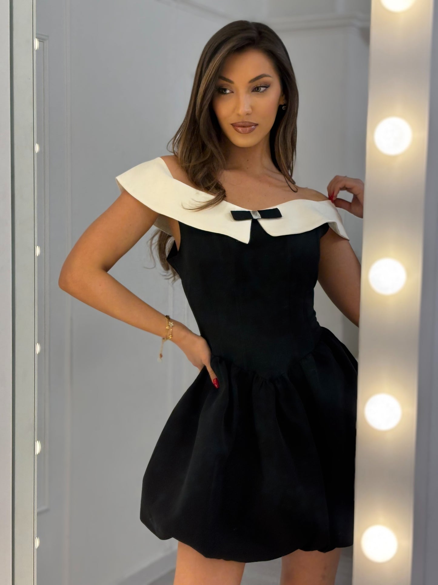 Рокля Francheska с голи рамене