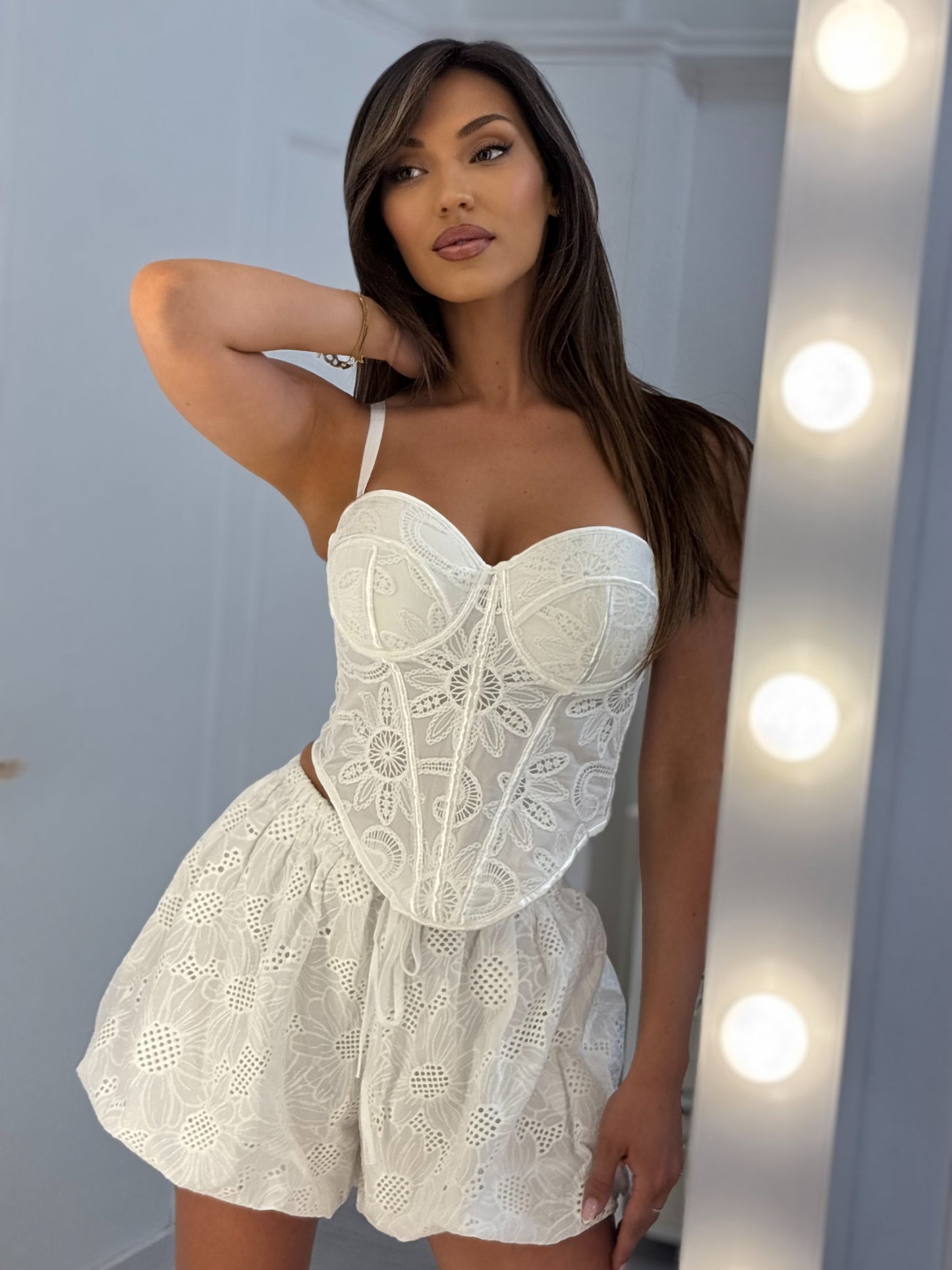 Vella lace corset with hard cups