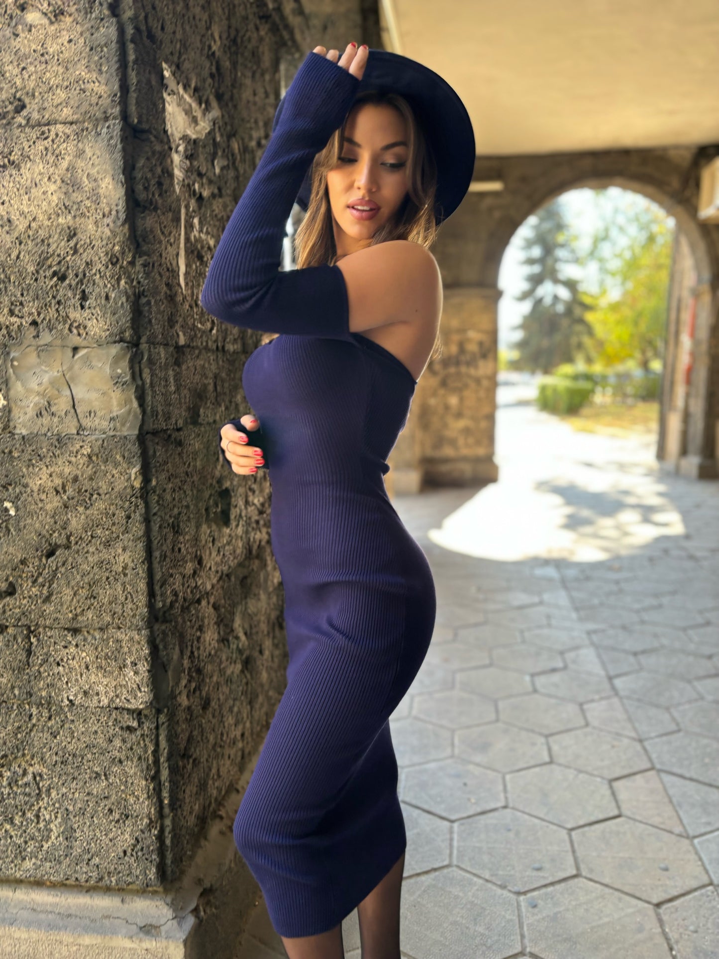Milas midi dress made of tight rips