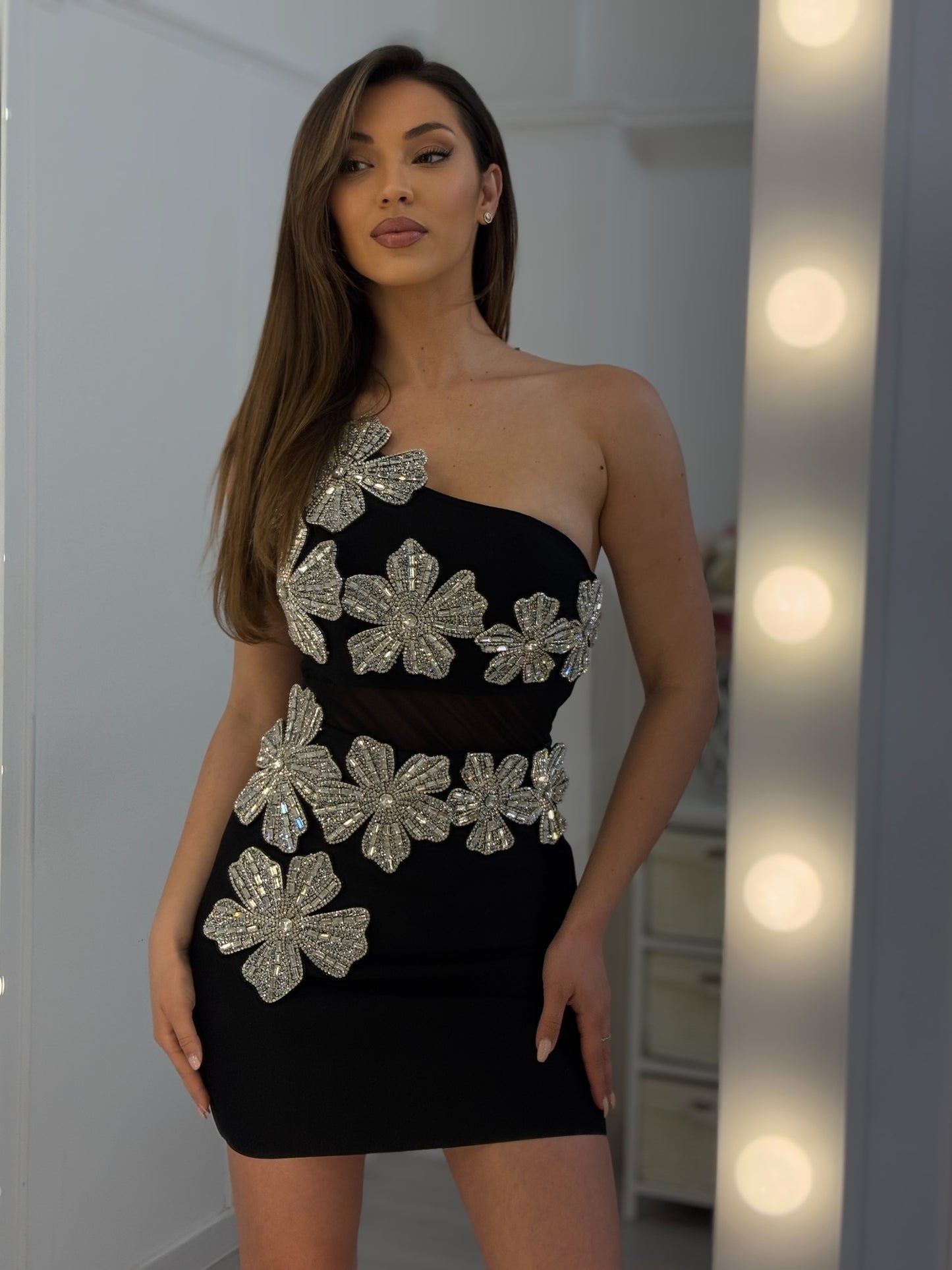 Rochie bandaj Gladys cu flori de piatră