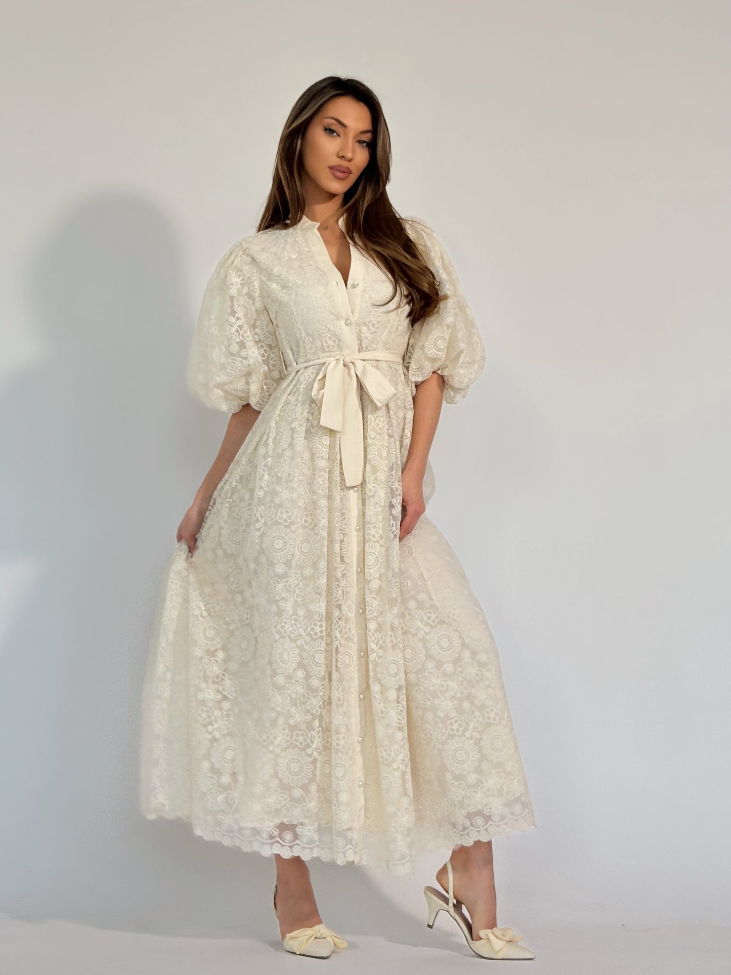 Дантелена рокля Belina