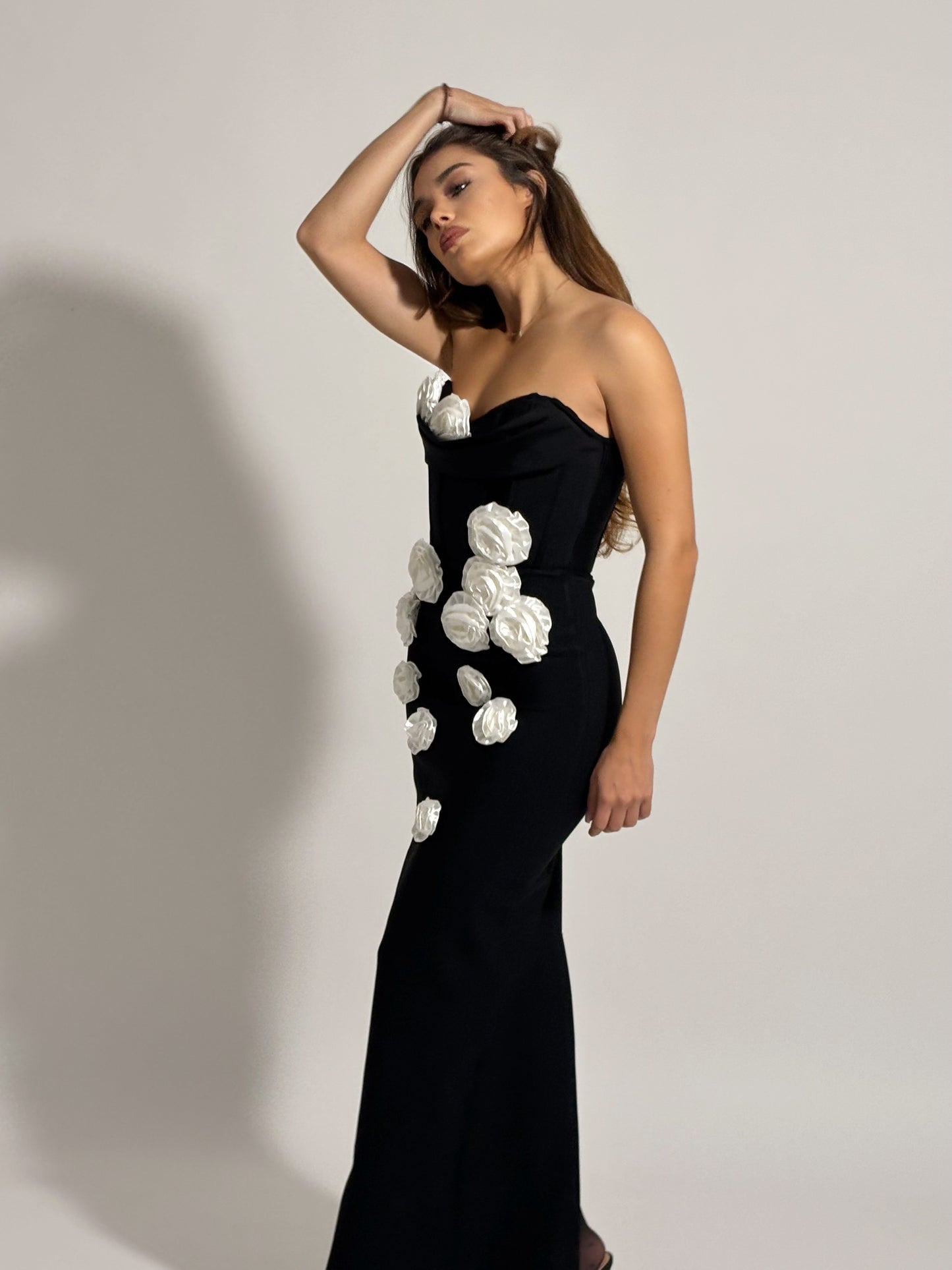 Бандажна рокля Emi с рози