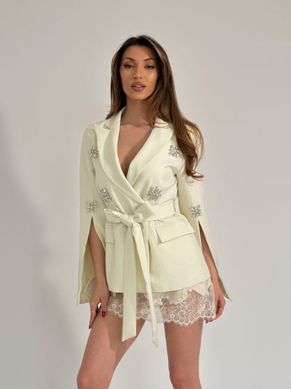 Сако с камъни и колан Domina