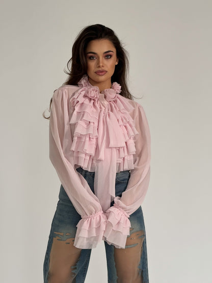 Риза Matilda с рози