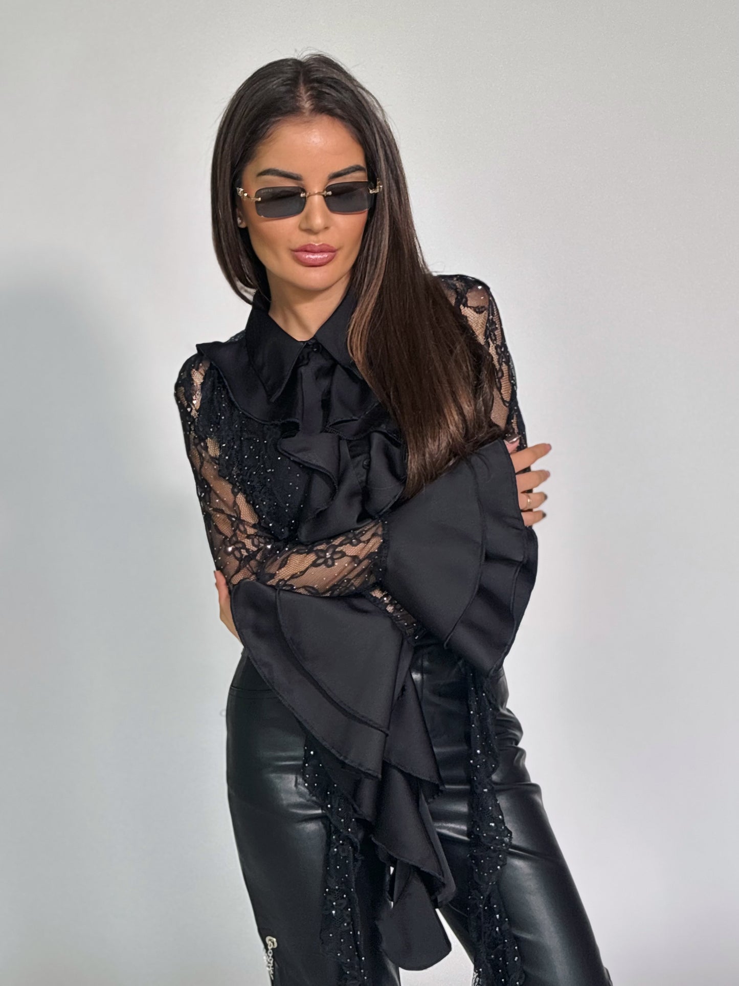 Дантелена риза Matilde със сатен и камъни