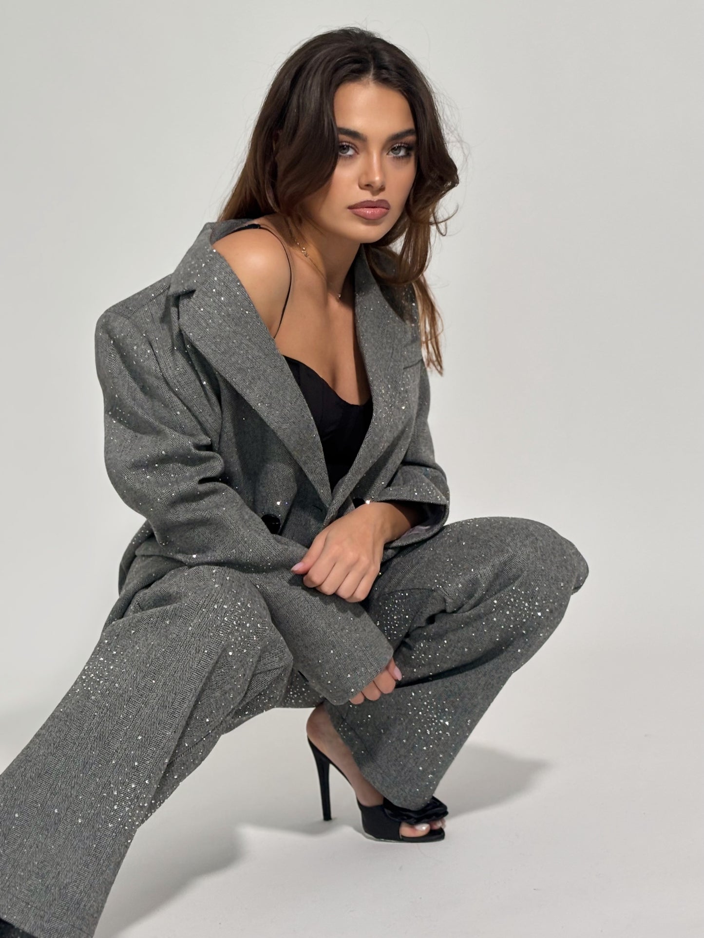 Костюм Viola с камъни и вълна