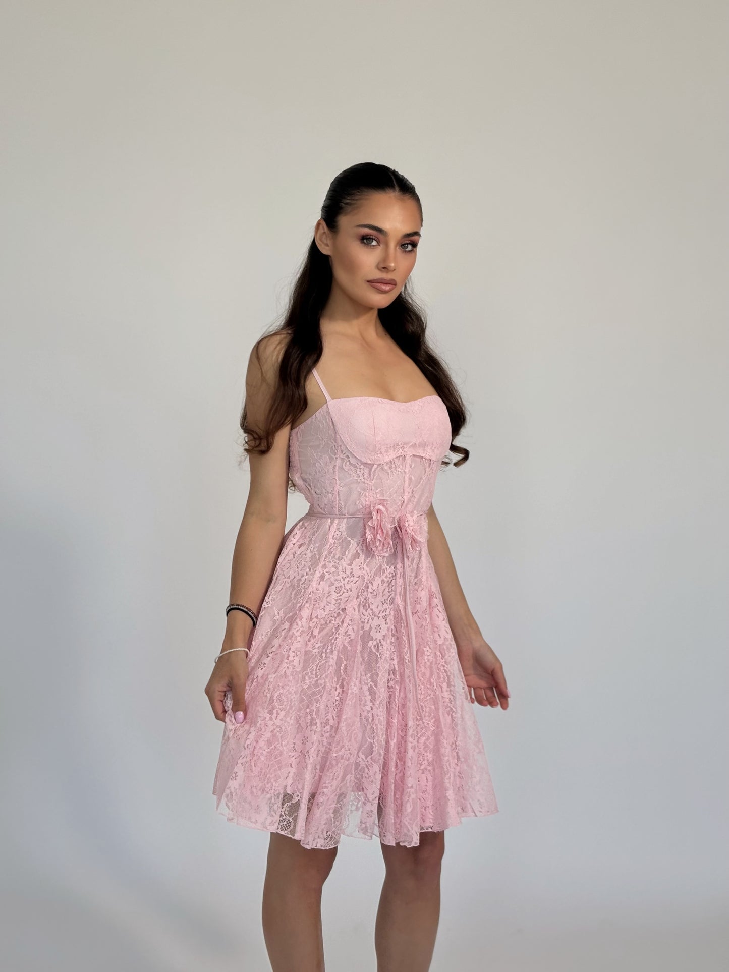 Къса дантелена рокля Clarina