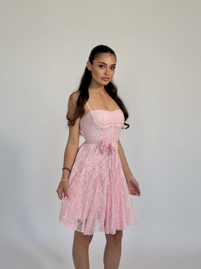Къса дантелена рокля Clarina