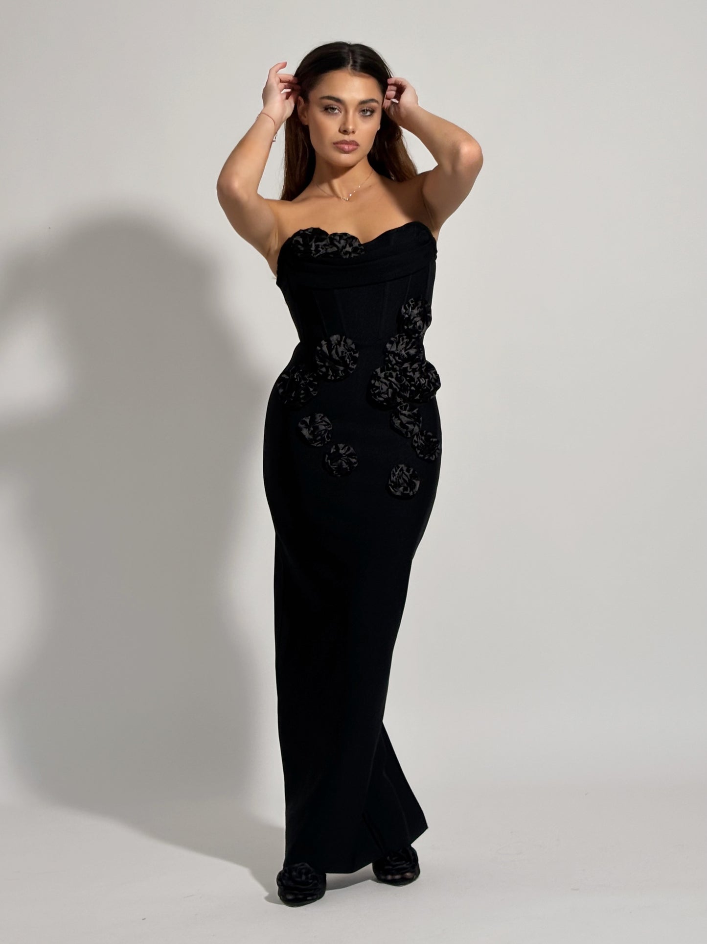 Бандажна рокля Emily с рози