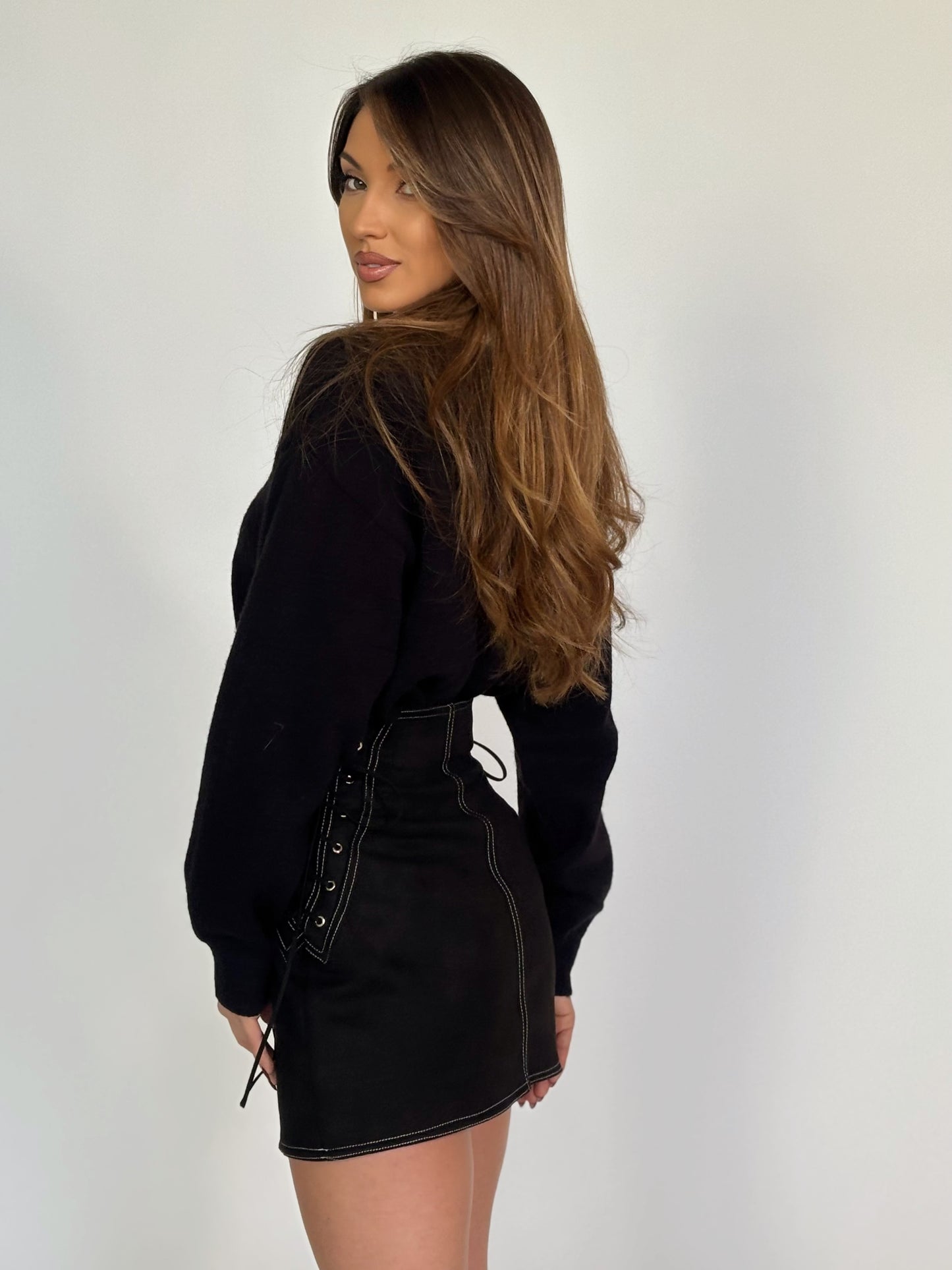 Велурена пола с връзки Jessi