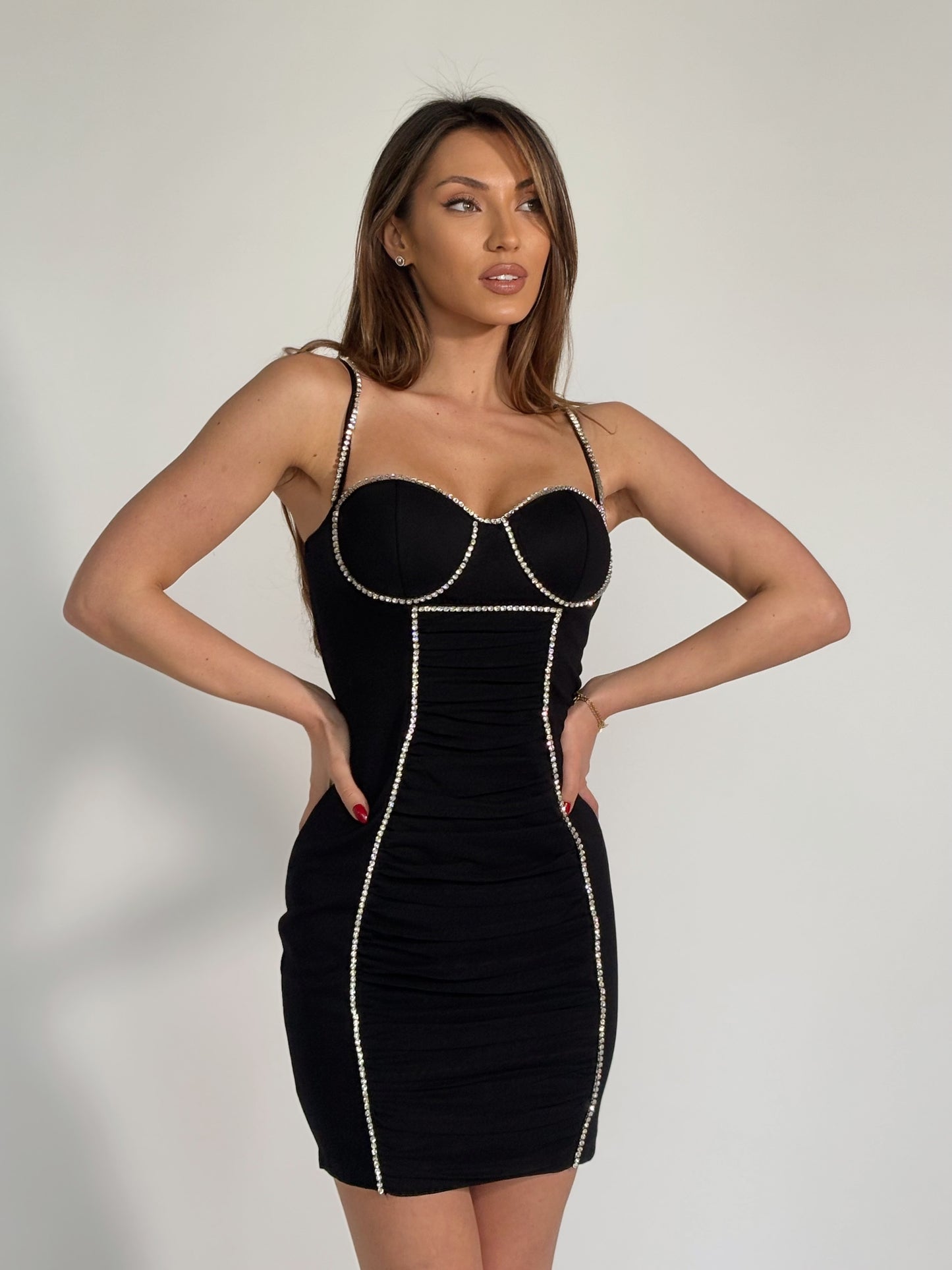 Рокля Delinda с камъни