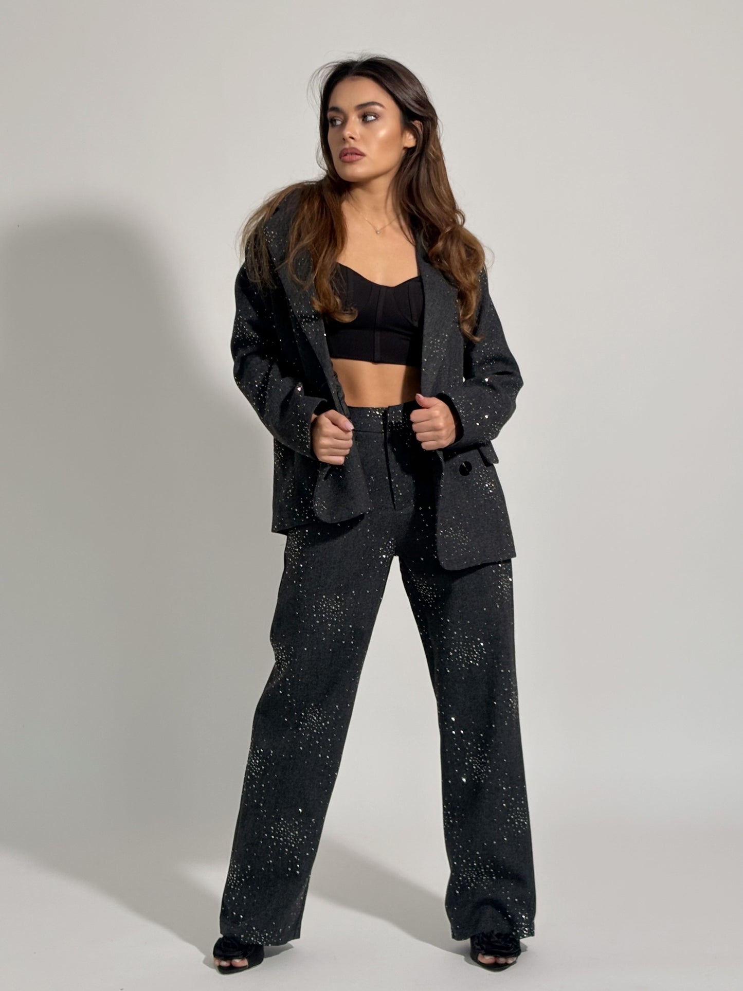 Костюм Viola с камъни и вълна