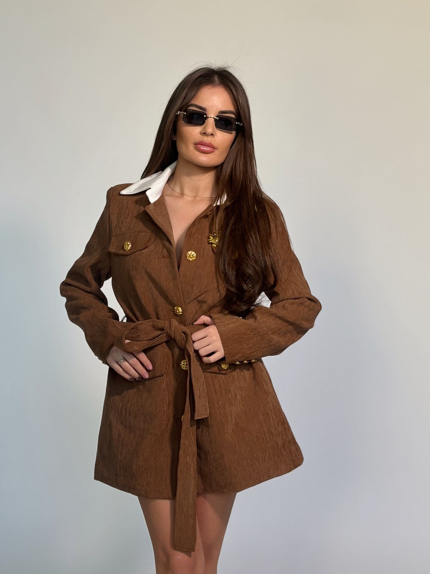 Рокля/сако Betti с колан и брошка