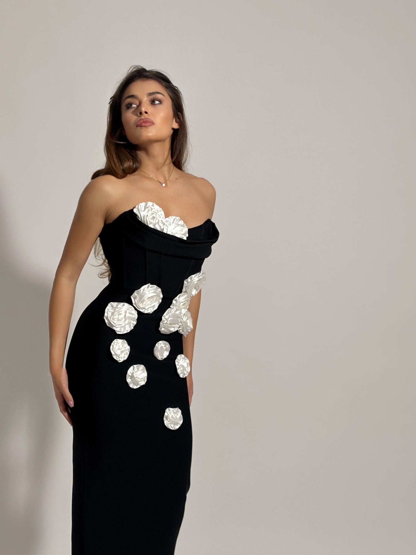 Бандажна рокля Emi с рози