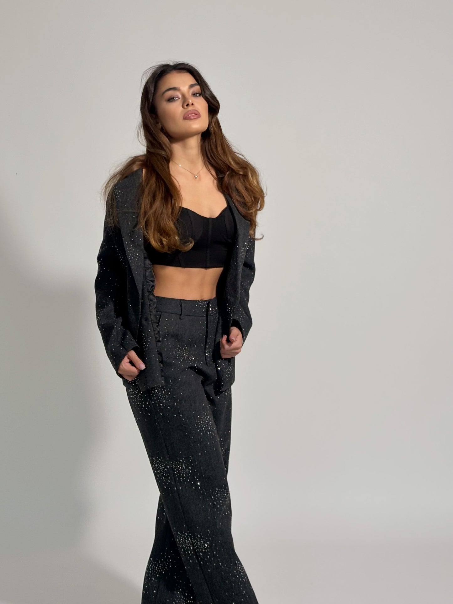 Костюм Viola с камъни и вълна