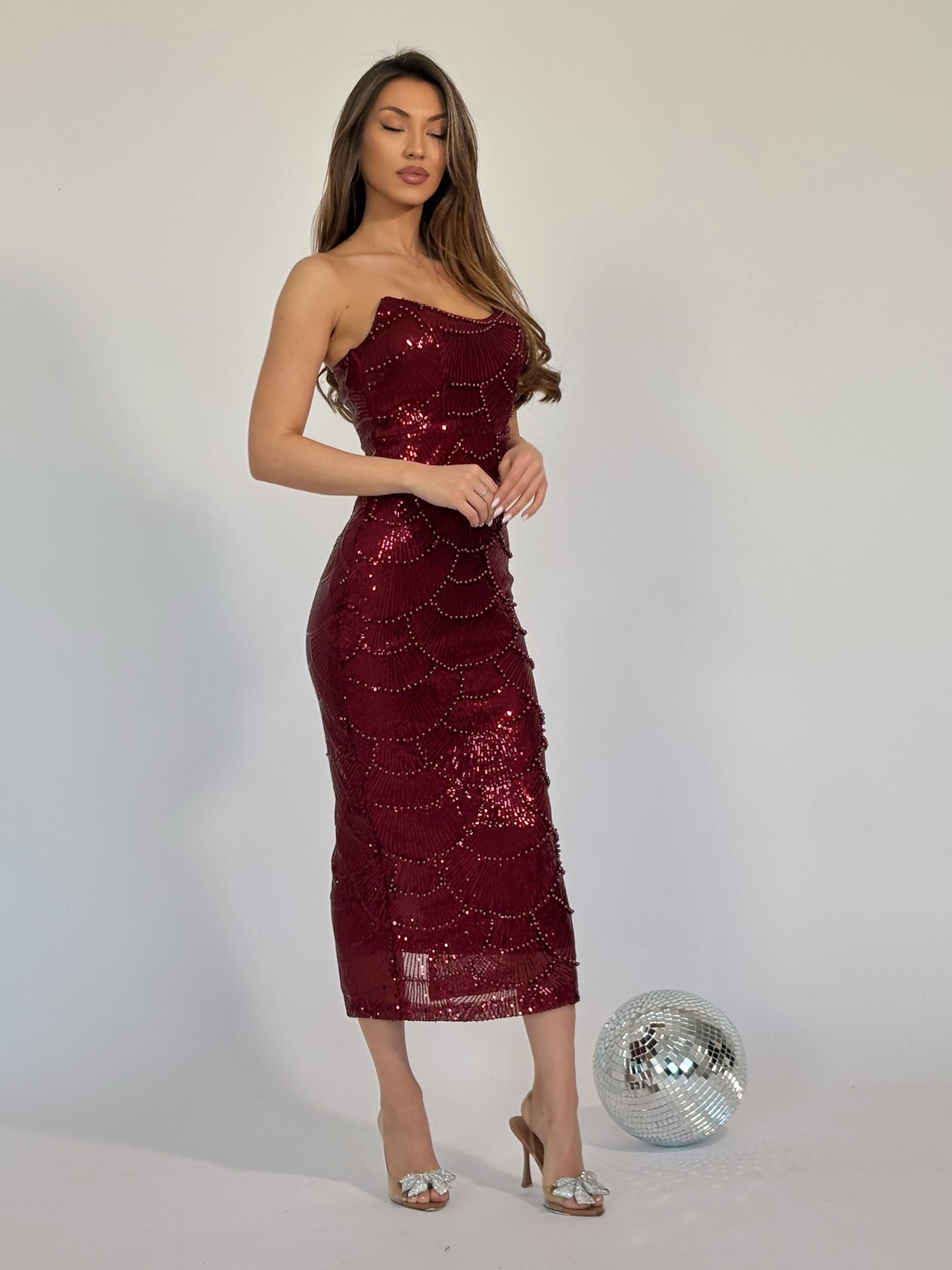 Рокля Arielle с пайети и перли