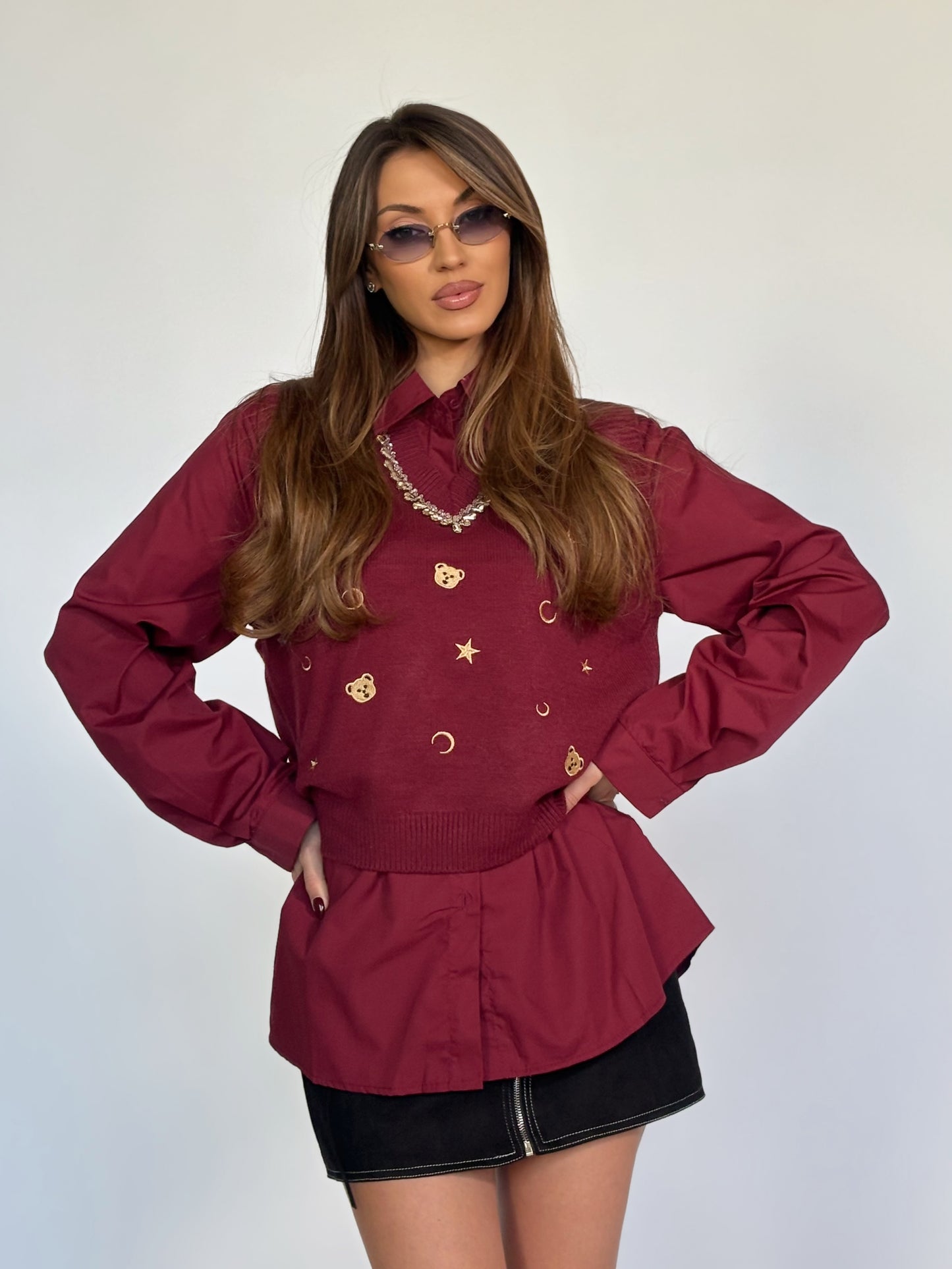 Пуловер без ръкави Beata с мечета и камъни