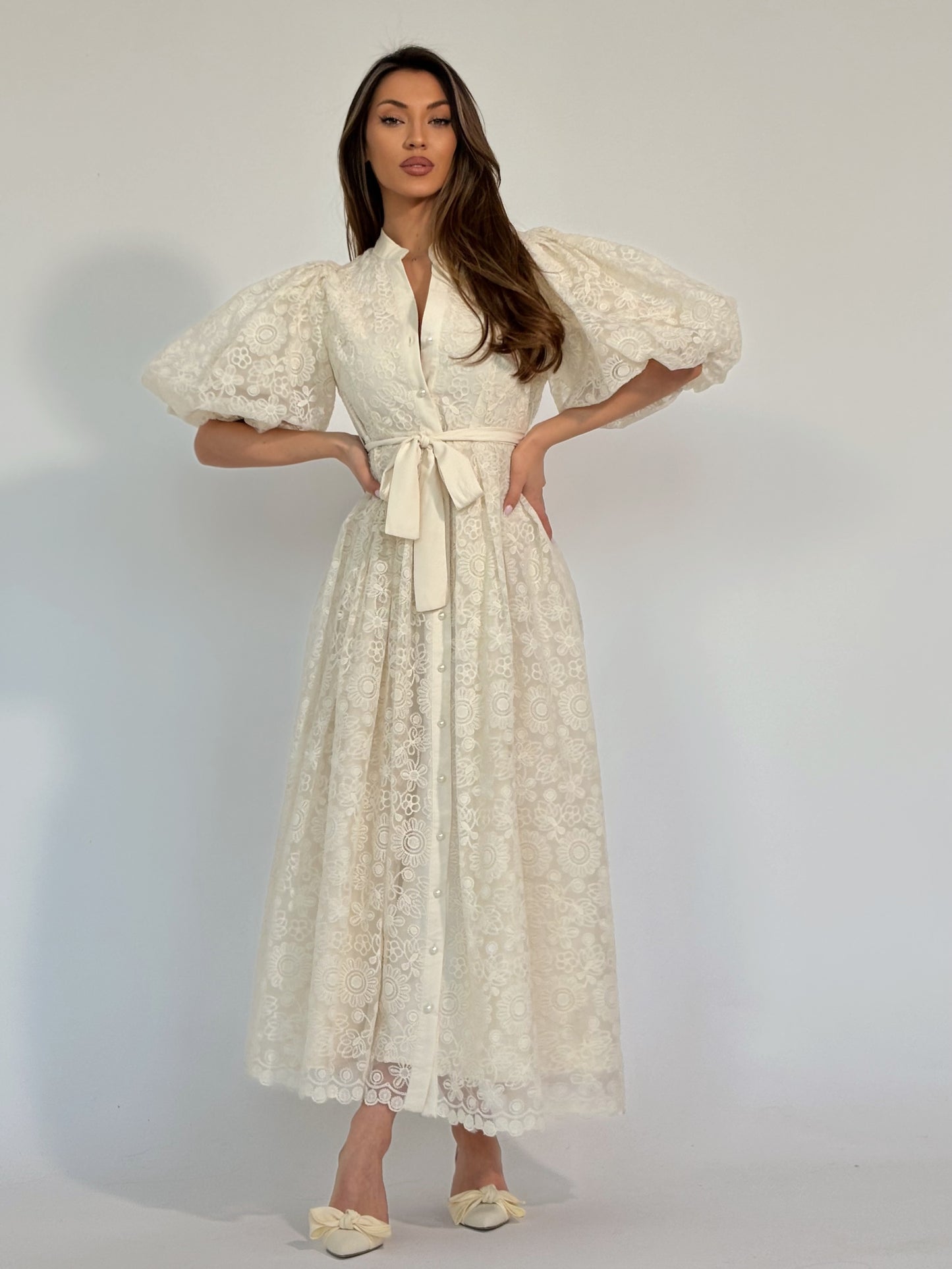 Дантелена рокля Belina