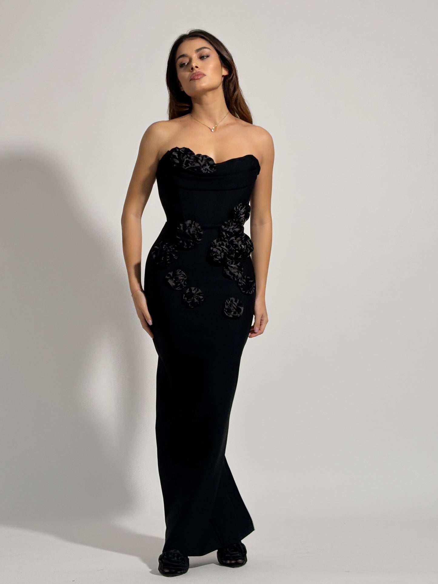 Бандажна рокля Emily с рози