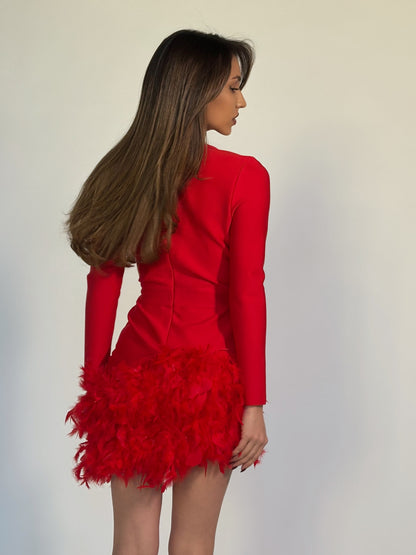 Бандажна рокля Lovita с пера