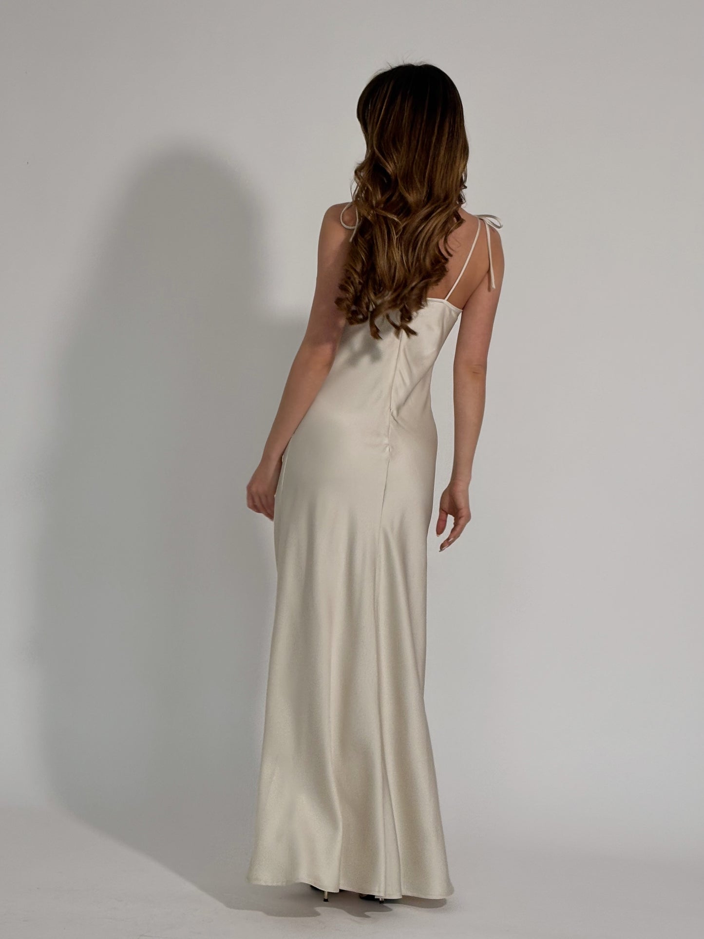 Сатенена рокля Dolchena