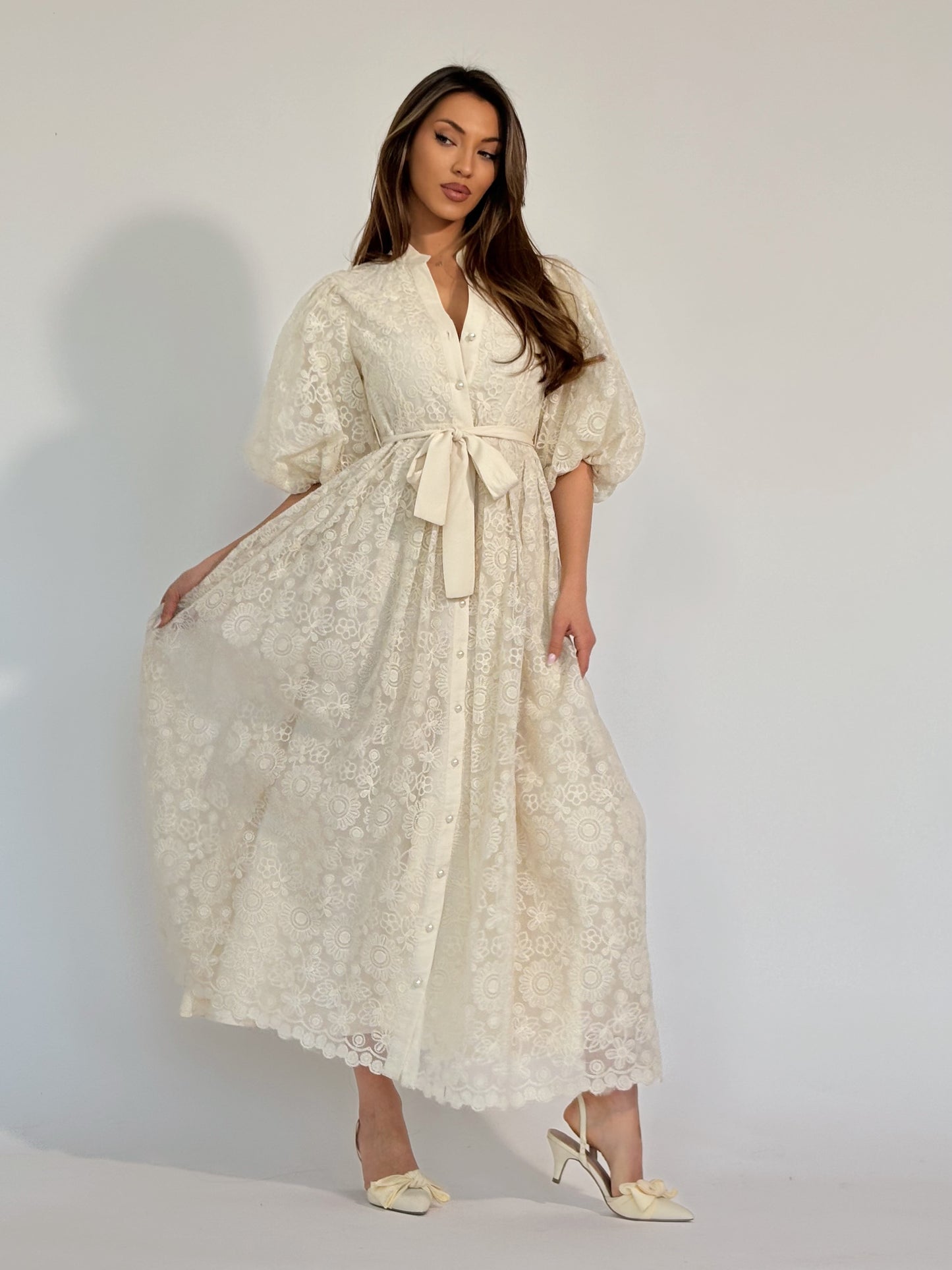 Дантелена рокля Belina