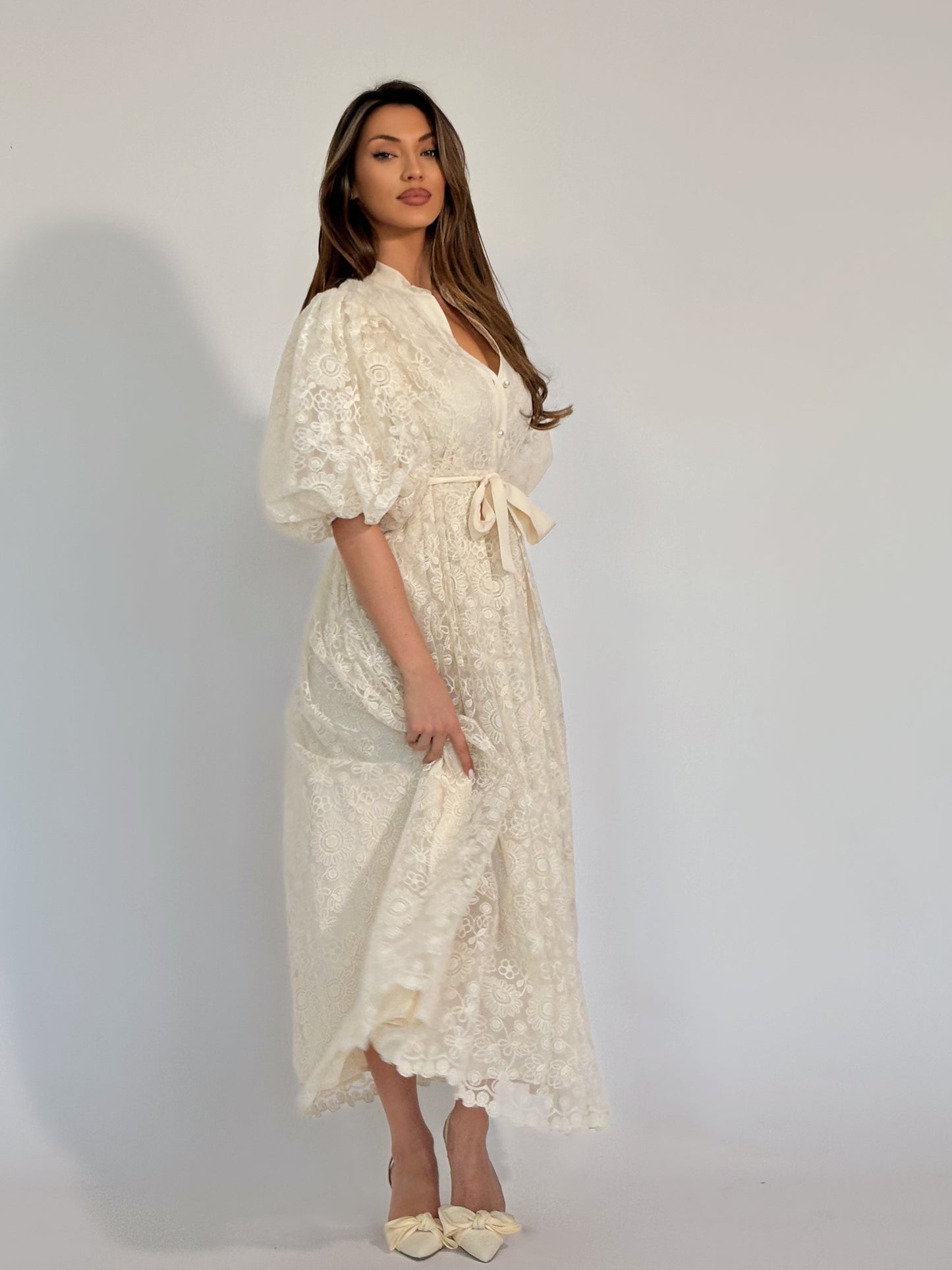 Дантелена рокля Belina