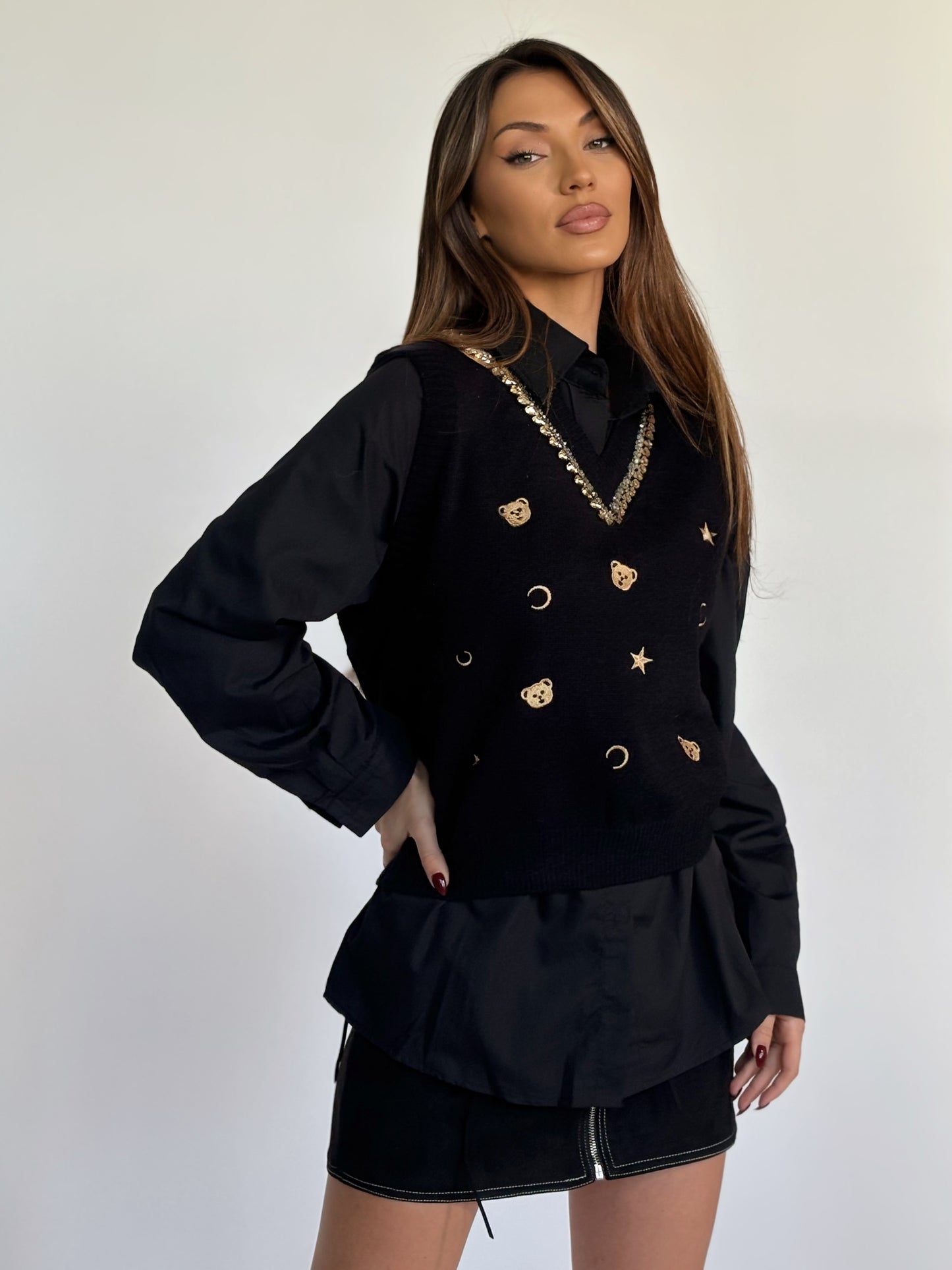 Пуловер без ръкави Beata с мечета и камъни