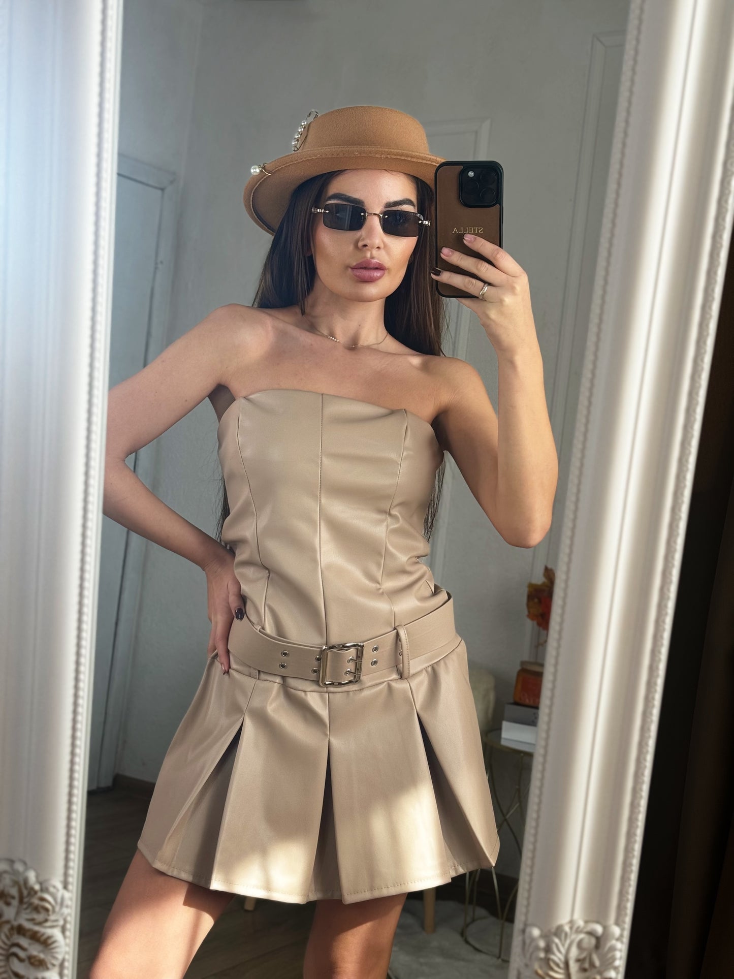 Кожена рокля Derita с колан