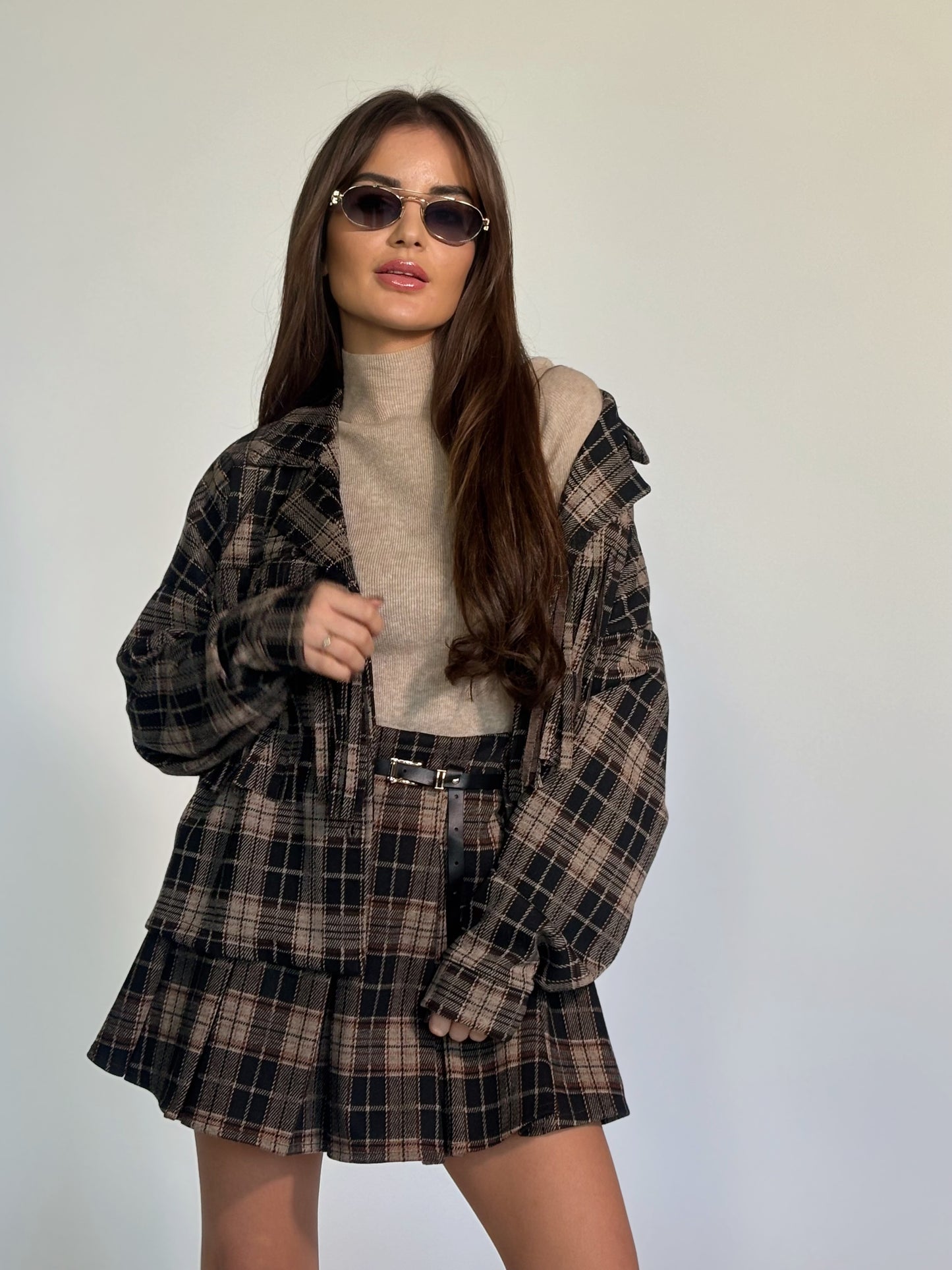 Комплект Makiata от пола-панталон и риза