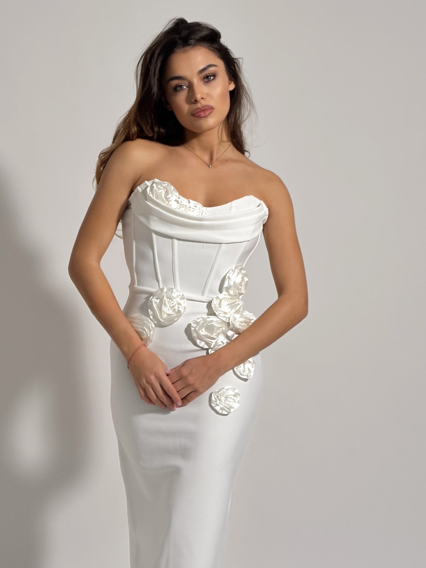 Бандажна рокля Emily с рози