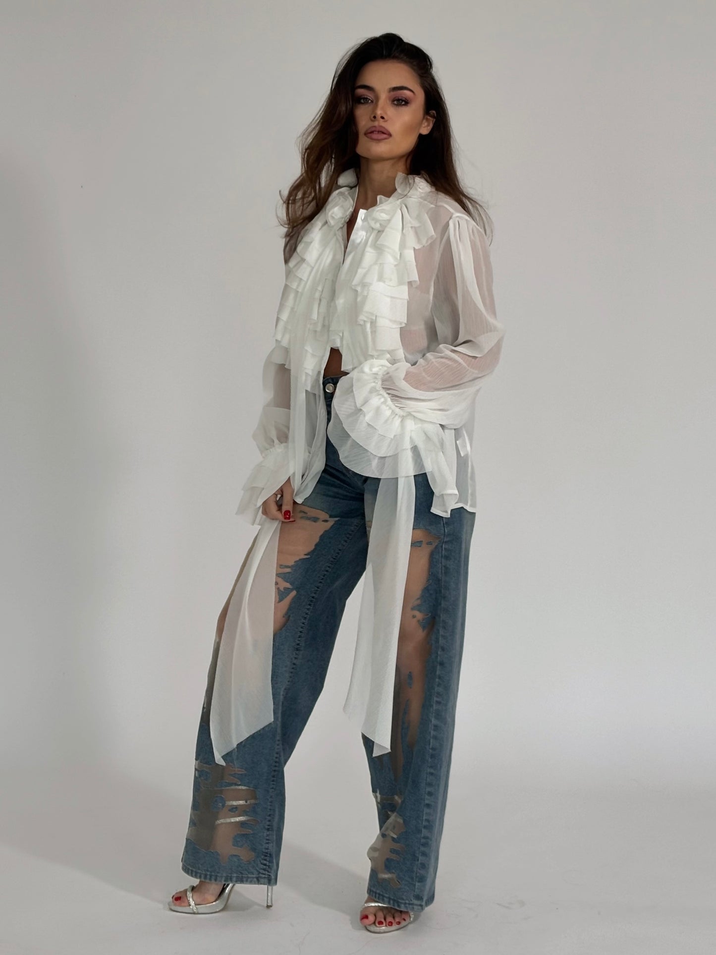 Риза Matilda с рози