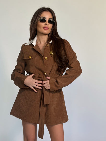 Рокля/сако Betti с колан и брошка