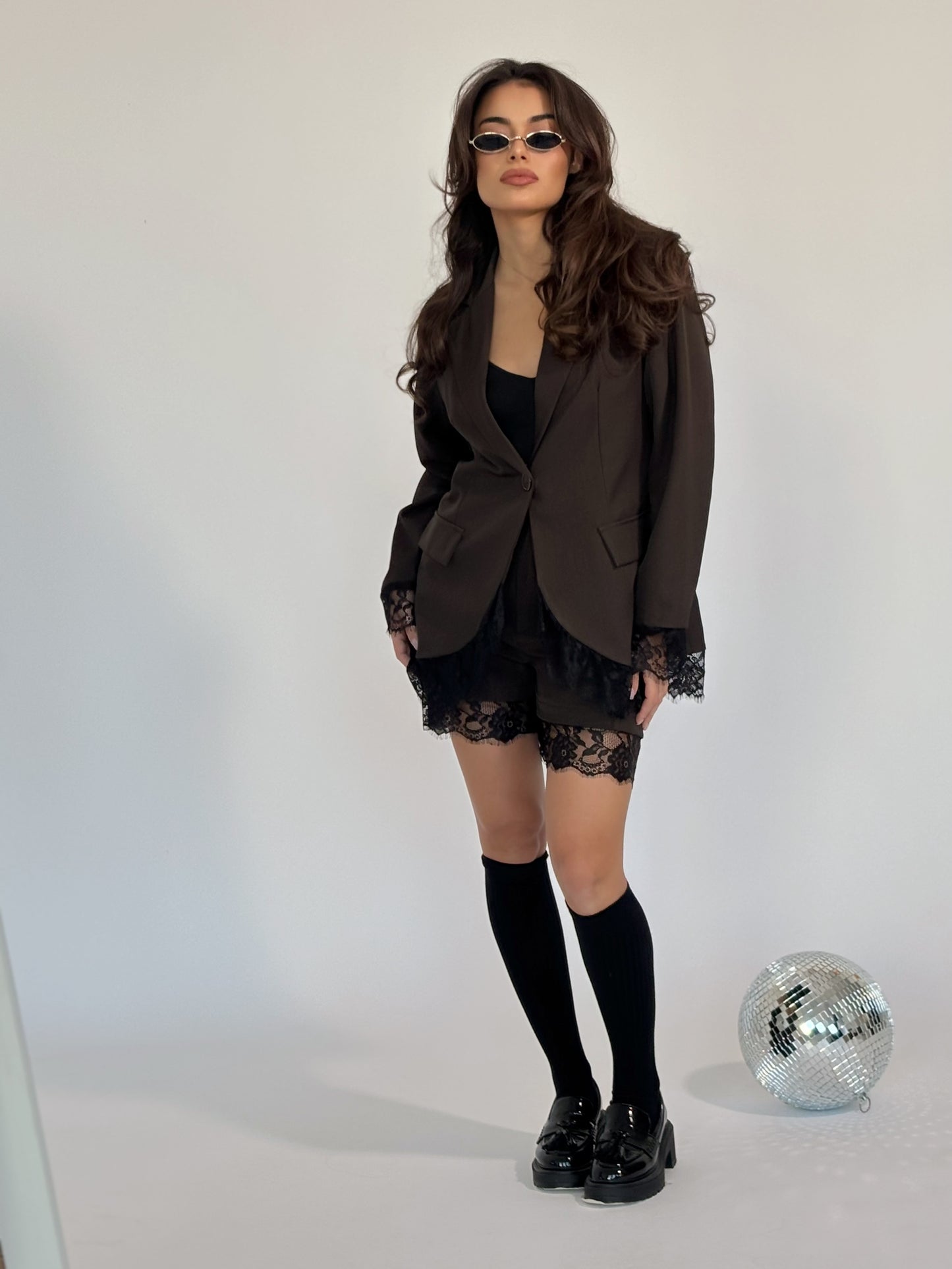 Комплект Shannan от панталон и сако с дантела