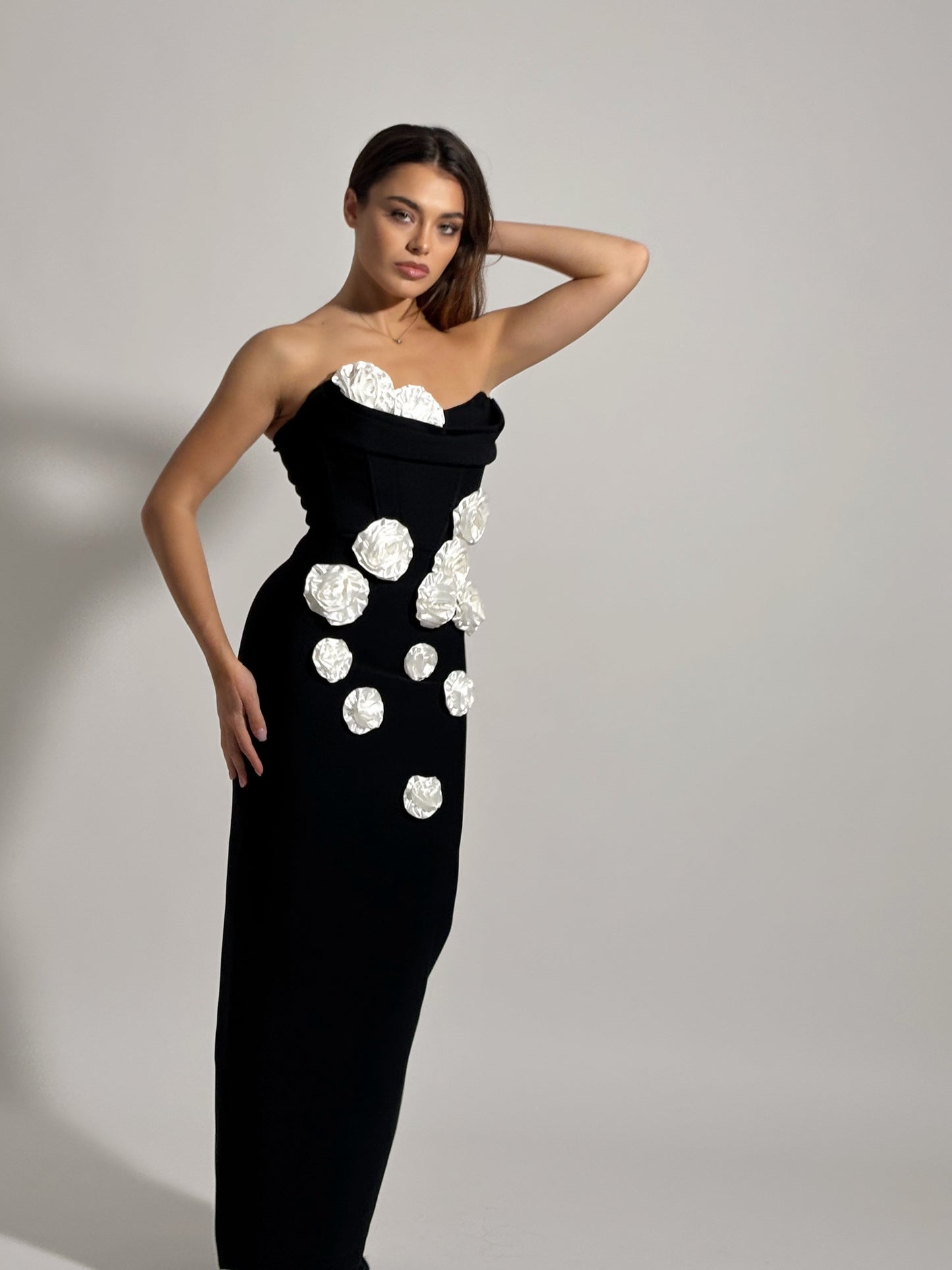 Бандажна рокля Emi с рози