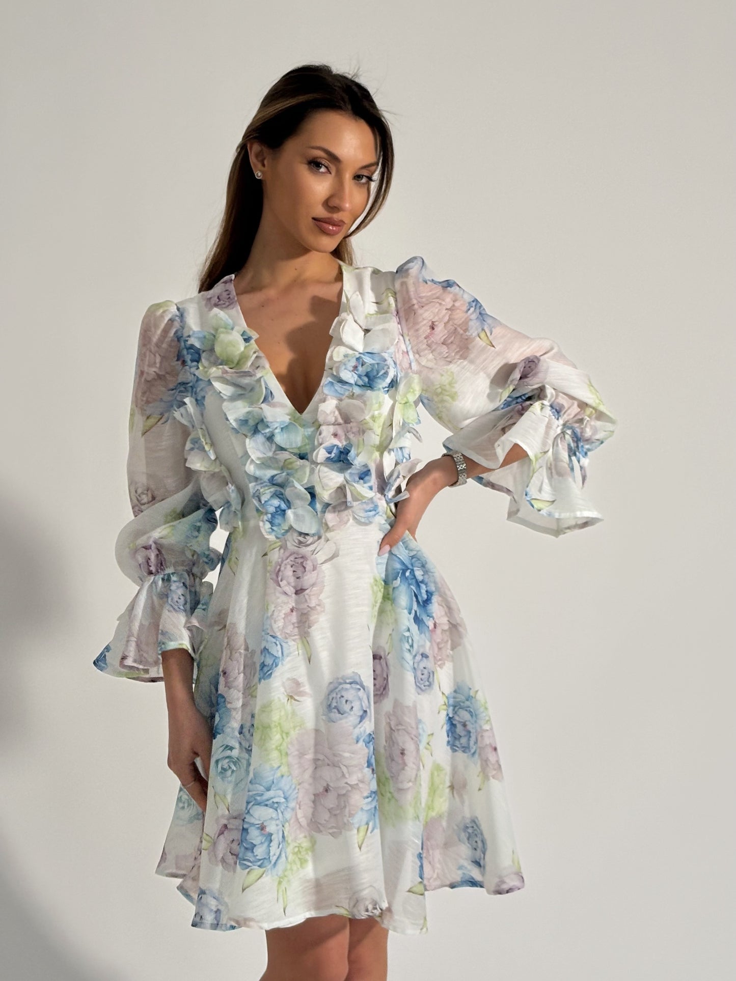 Рокля Flora с цветя