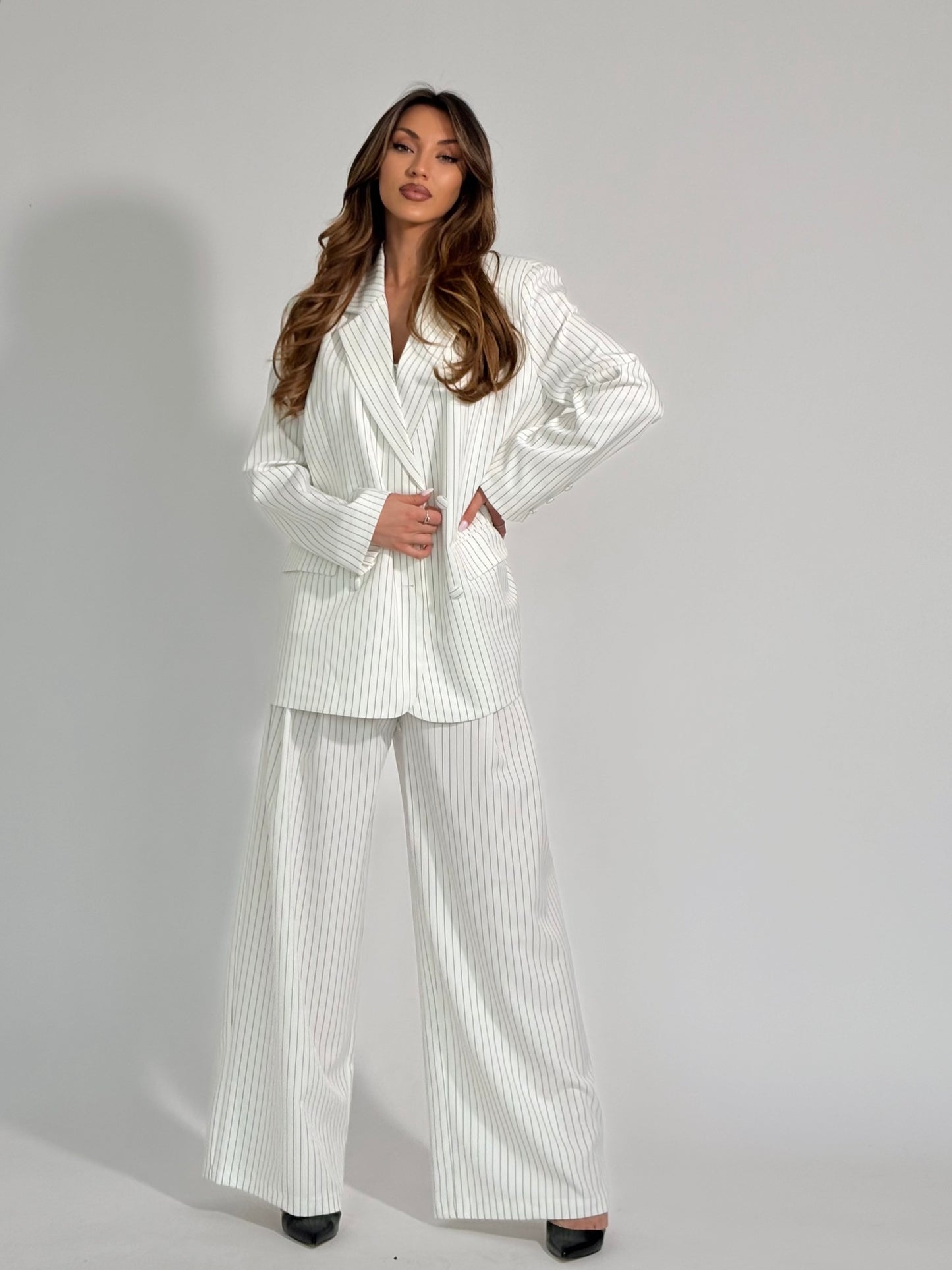 Костюм Darona с райе и широк панталон