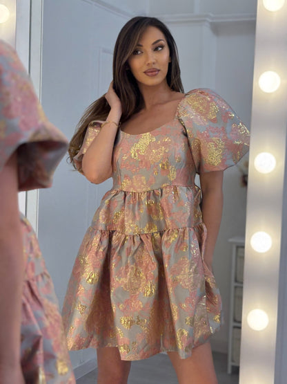 Рокля Glamour със златен ефект